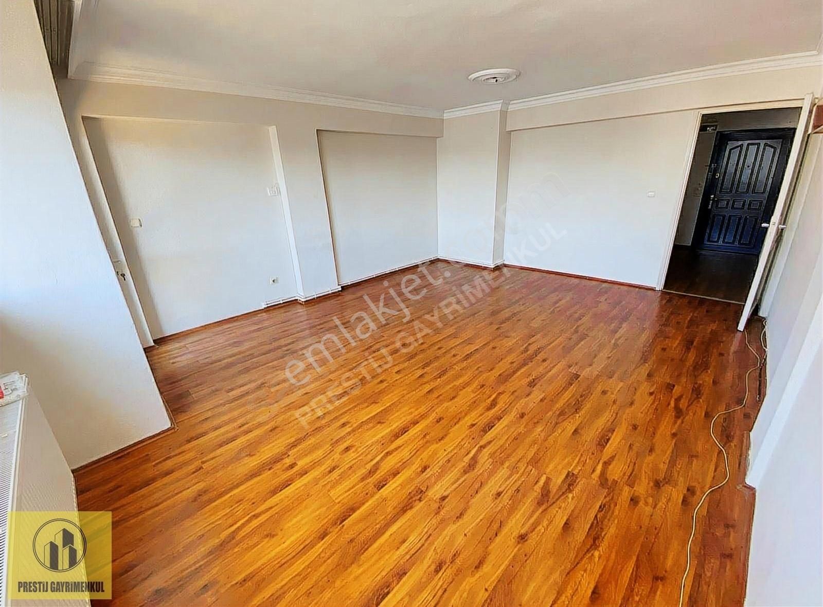 Muammer Akar'da Merkezi Konumlu Ve Asansörlü 2+1 Kiralık Daire