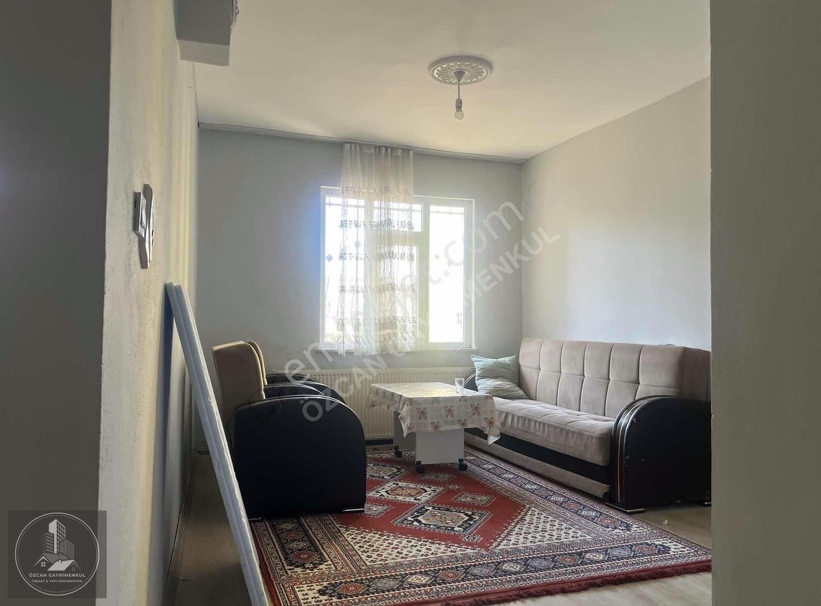 Taşoluk Metroya Yakın Kiralık 2+1 Bahçe Katı