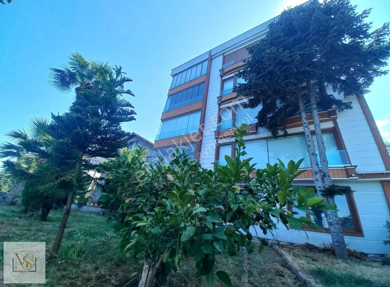 Msb Gayrimenkul'den Denize Sıfır Özel Bahçeli Kiralık 3+1 Daire