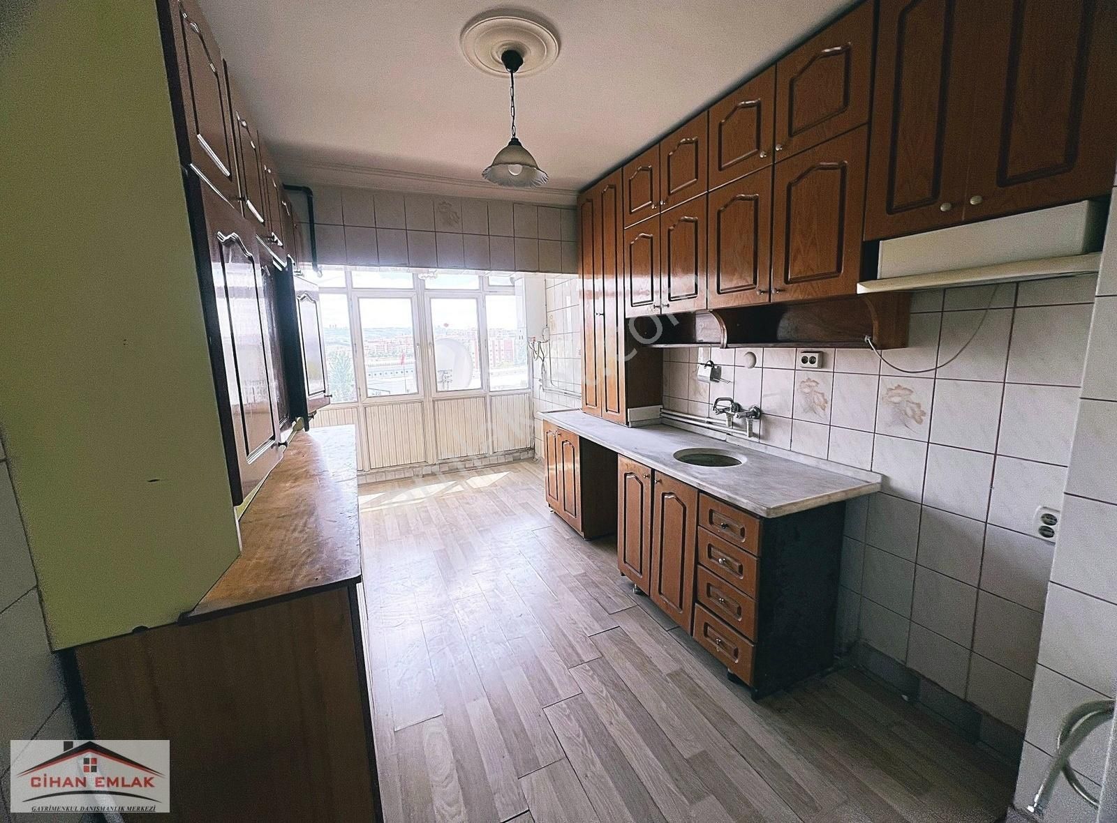 Cihandan Demetlale Kavşağında Satlık Çift Asansörlü Daire