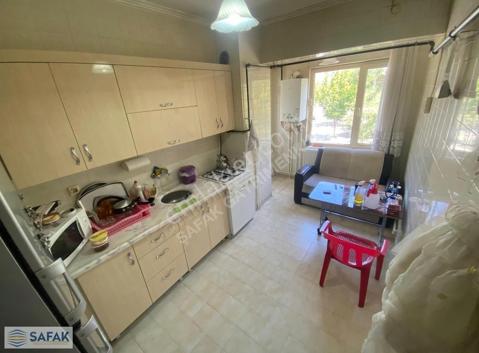 Şafak'tan 2+1 *150m2* Göbek Kat Ön Cephe Satlık Daire