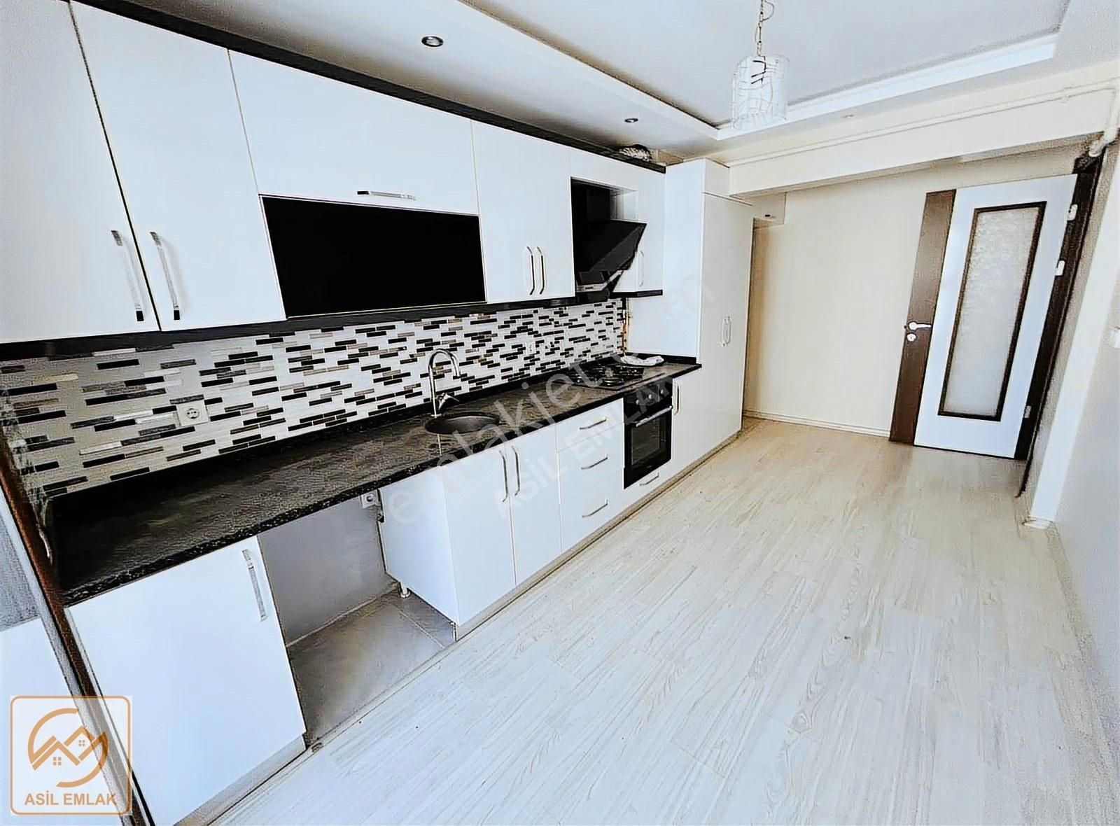 Asil Emlak'tan Muradiye Mah'sinde 2+1 Kiralık Daire