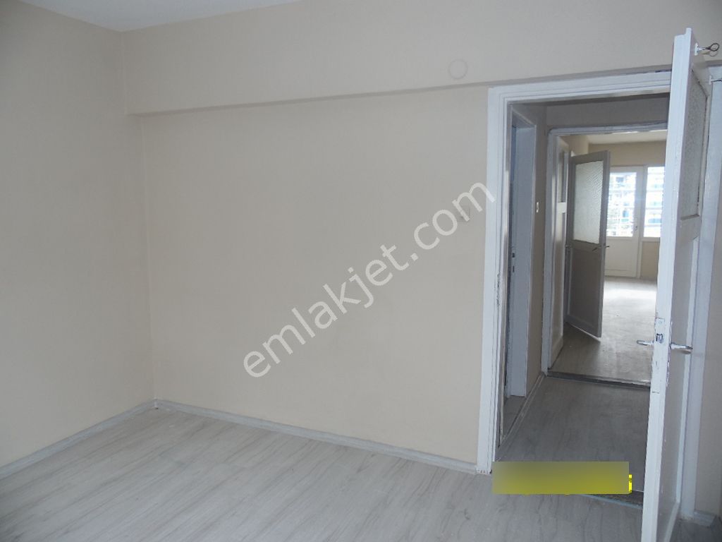 Bornova Özkanlarda Cadde Üzerinde 2+1 Arakat Kiralık - Görsel 26