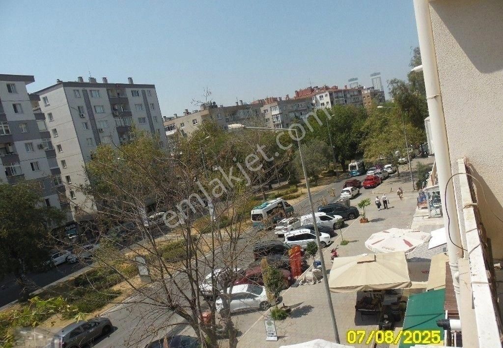Bornova Özkanlarda Cadde Üzerinde 2+1 Arakat Kiralık - Görsel 11
