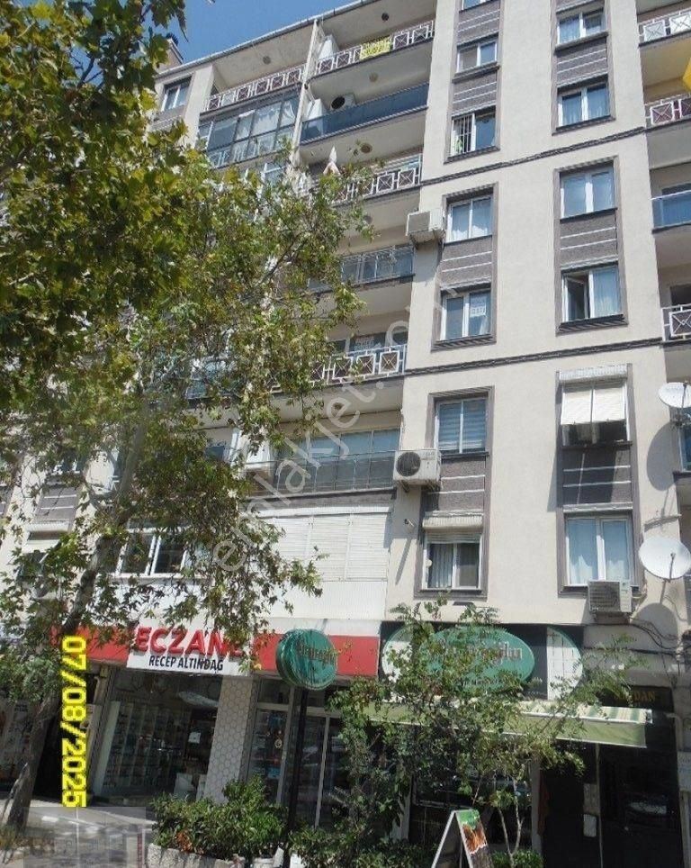 Bornova Özkanlarda Cadde Üzerinde 2+1 Arakat Kiralık - Görsel 5