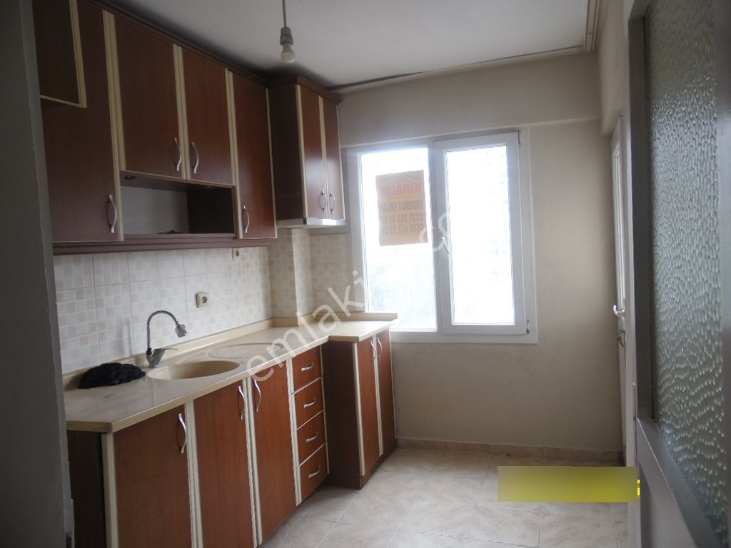 Bornova Özkanlarda Cadde Üzerinde 2+1 Arakat Kiralık - Görsel 17