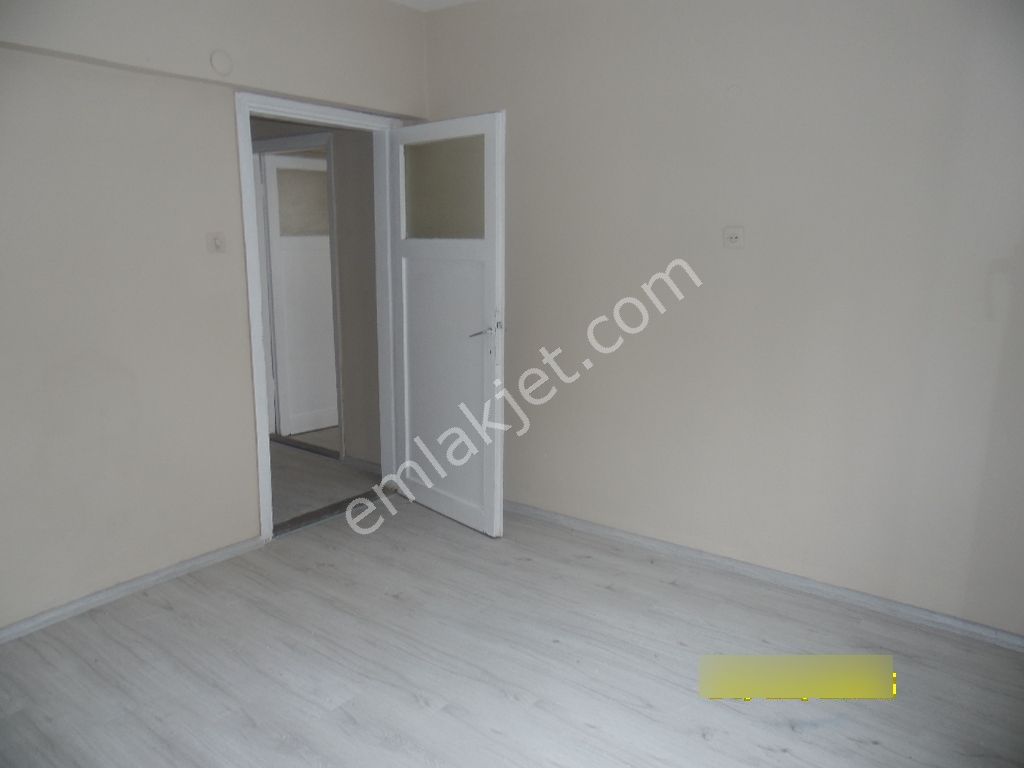 Bornova Özkanlarda Cadde Üzerinde 2+1 Arakat Kiralık - Görsel 25