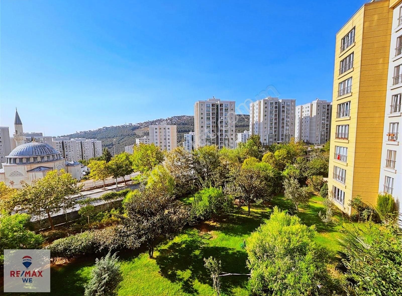 Remax We Nish Adalar'da 9. Blokta 1+1 Kiralık Daire