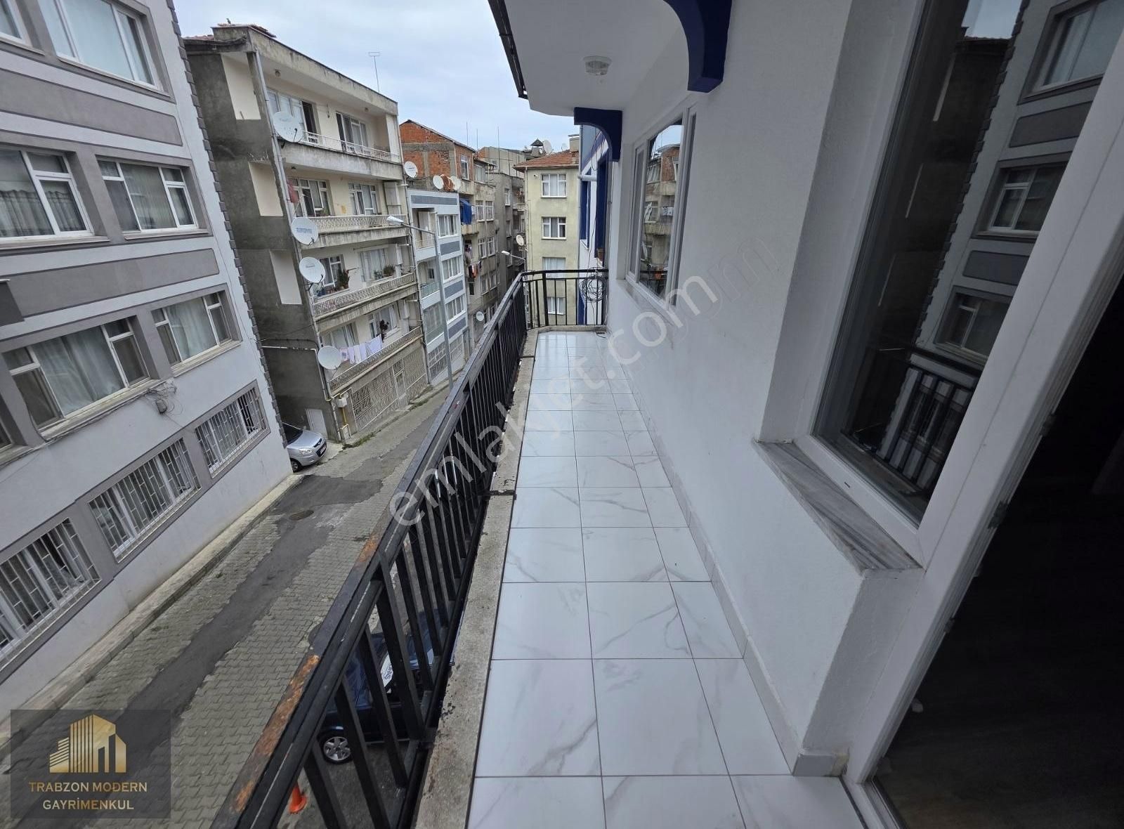 Trabzonda Meydana Çok Yakın Kiralık Daire