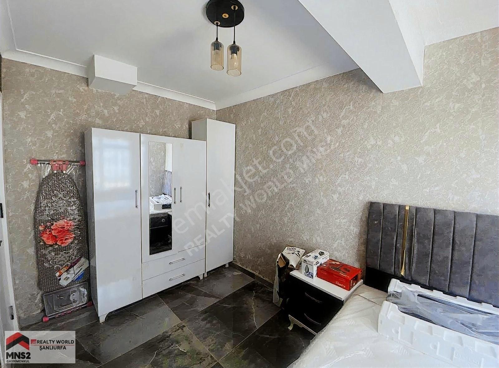 Realty World Mns2 Ahmet Göncü Den Sıfır Dayalı Döşeli 1+1