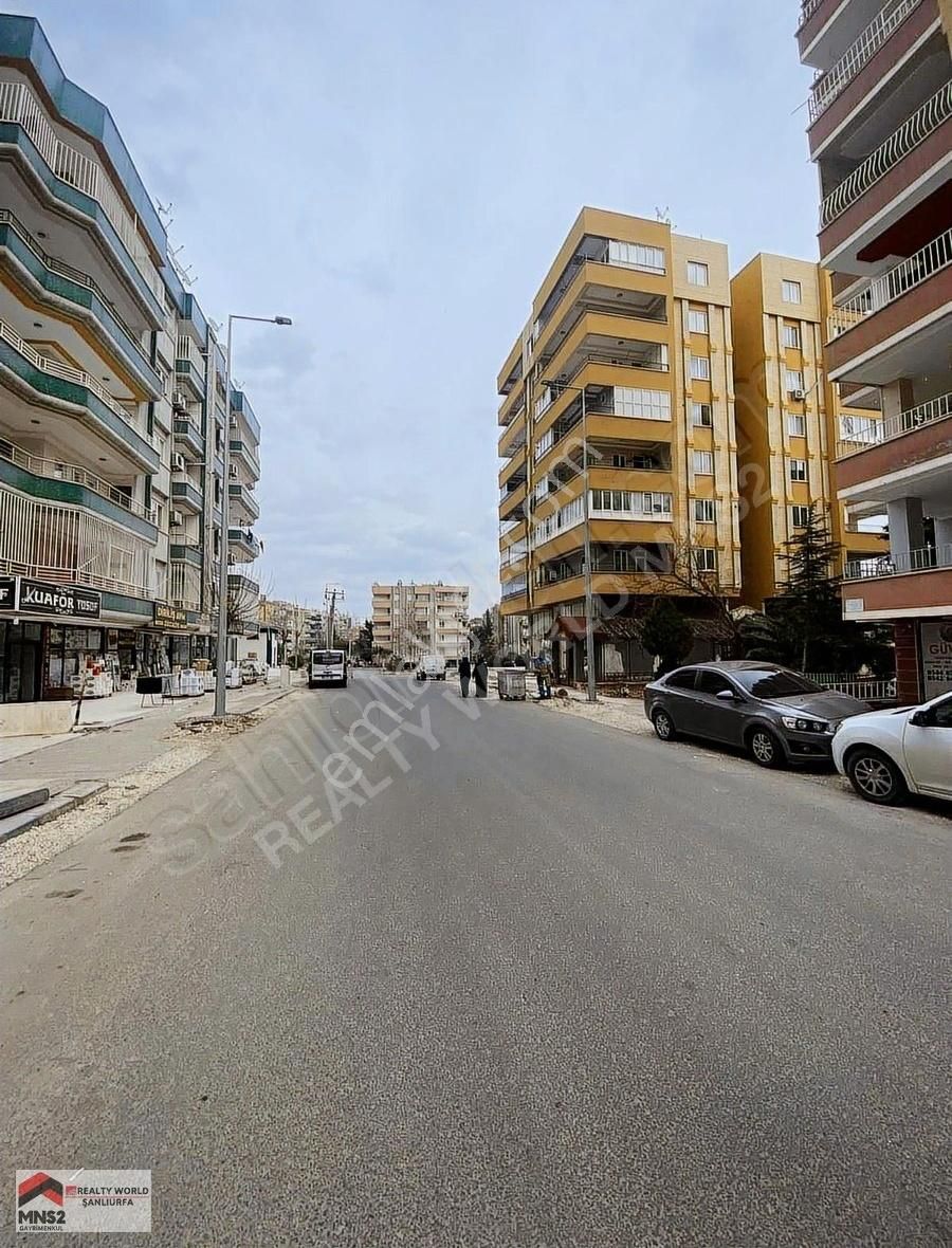 Realty World Mns2 Ahmet Göncü'den 4+1 Satılık Daire