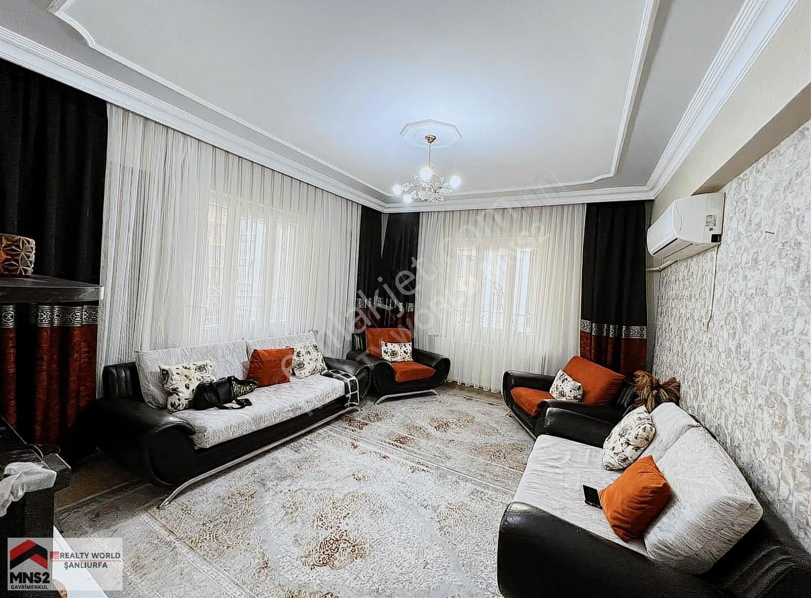 Realtyworld Şahin Öncelden Bakımlı Merkezi Konumda 3+1