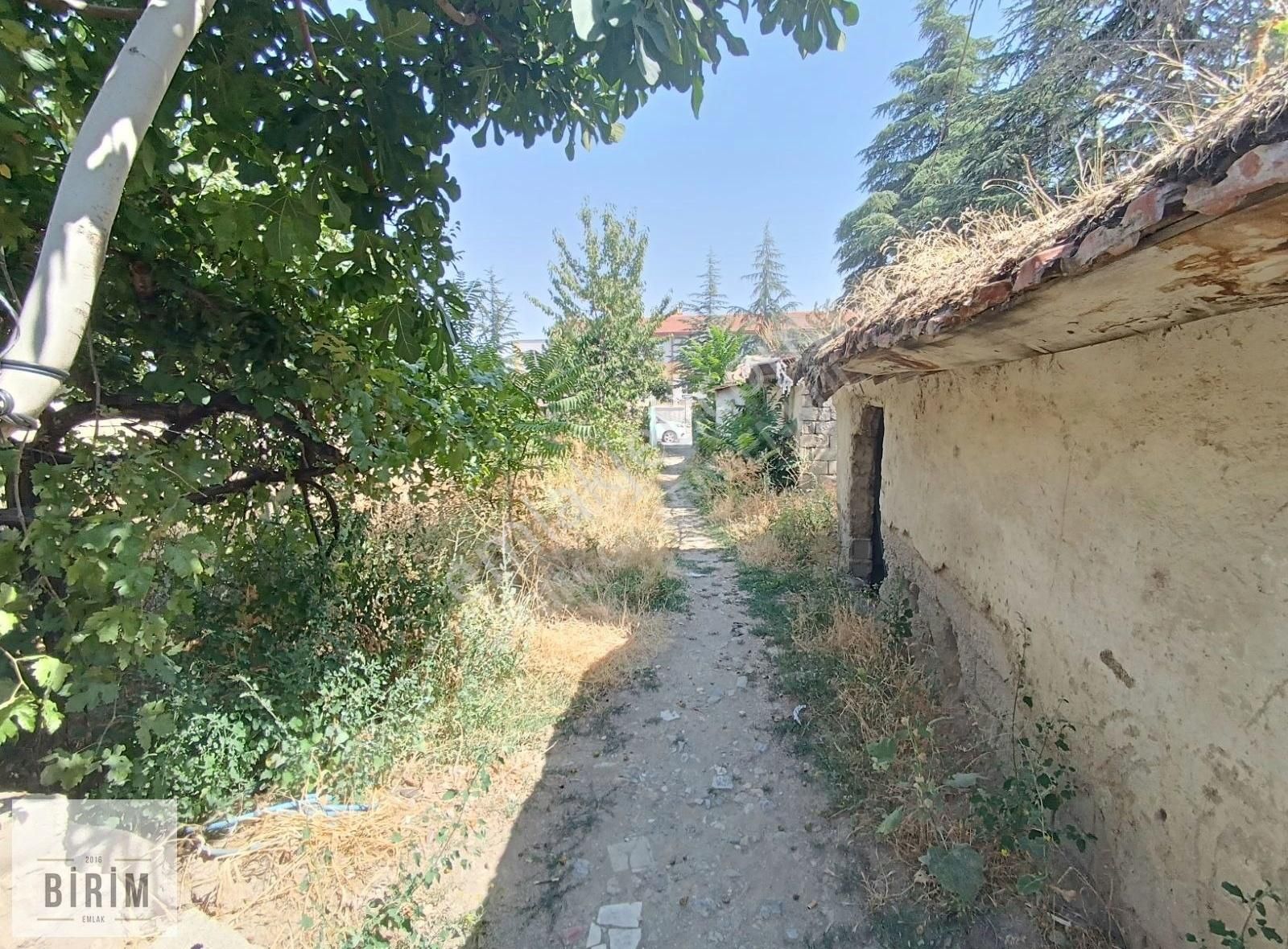 Birimden Satılık Yeni Mahalle De Arsa Payı 490m2 İki Adet Ev Var - Görsel 2