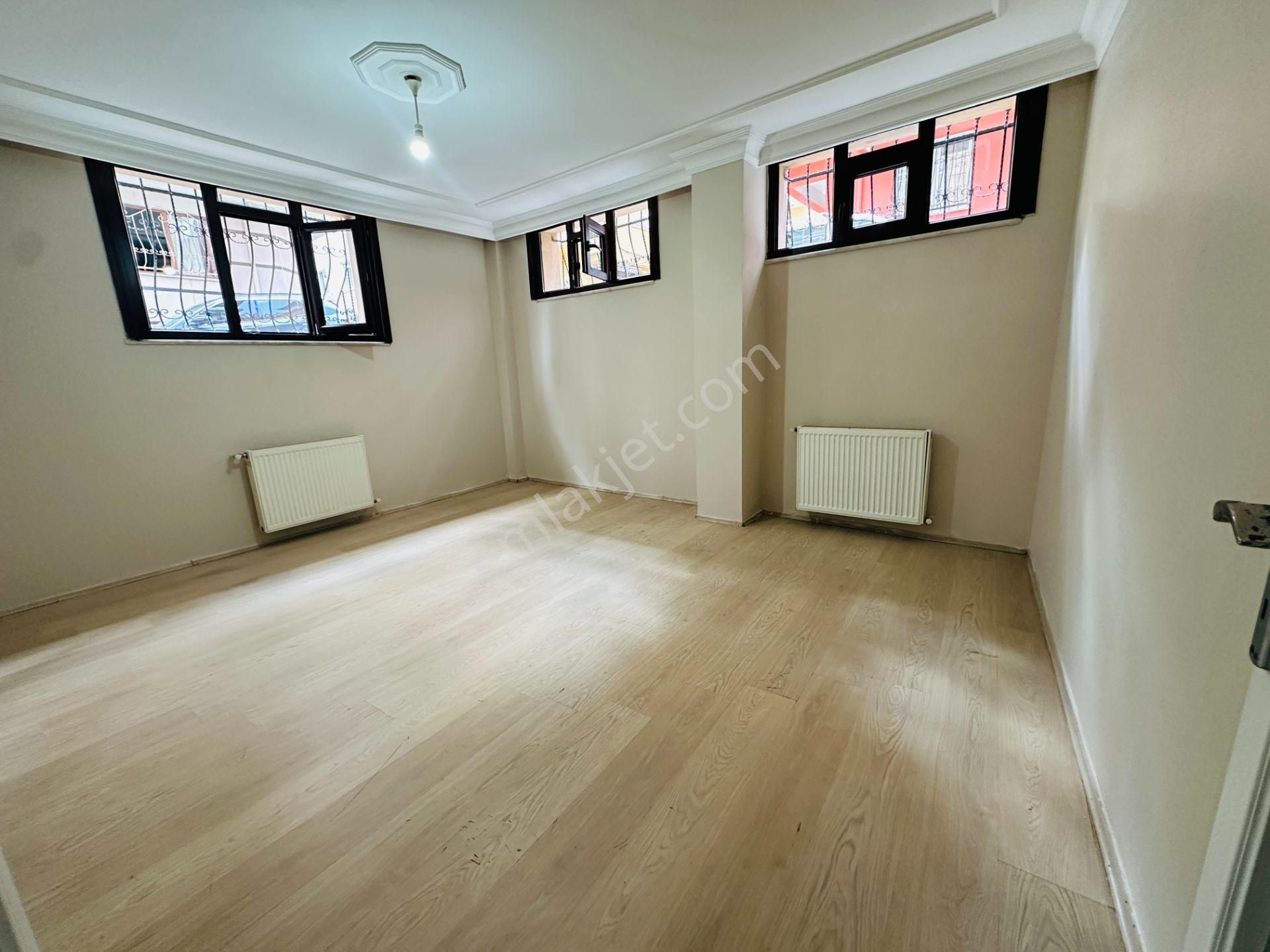 Realty World'den Göktürk'te Kiralık 2+1 95m2 Giriş Kat Daire
