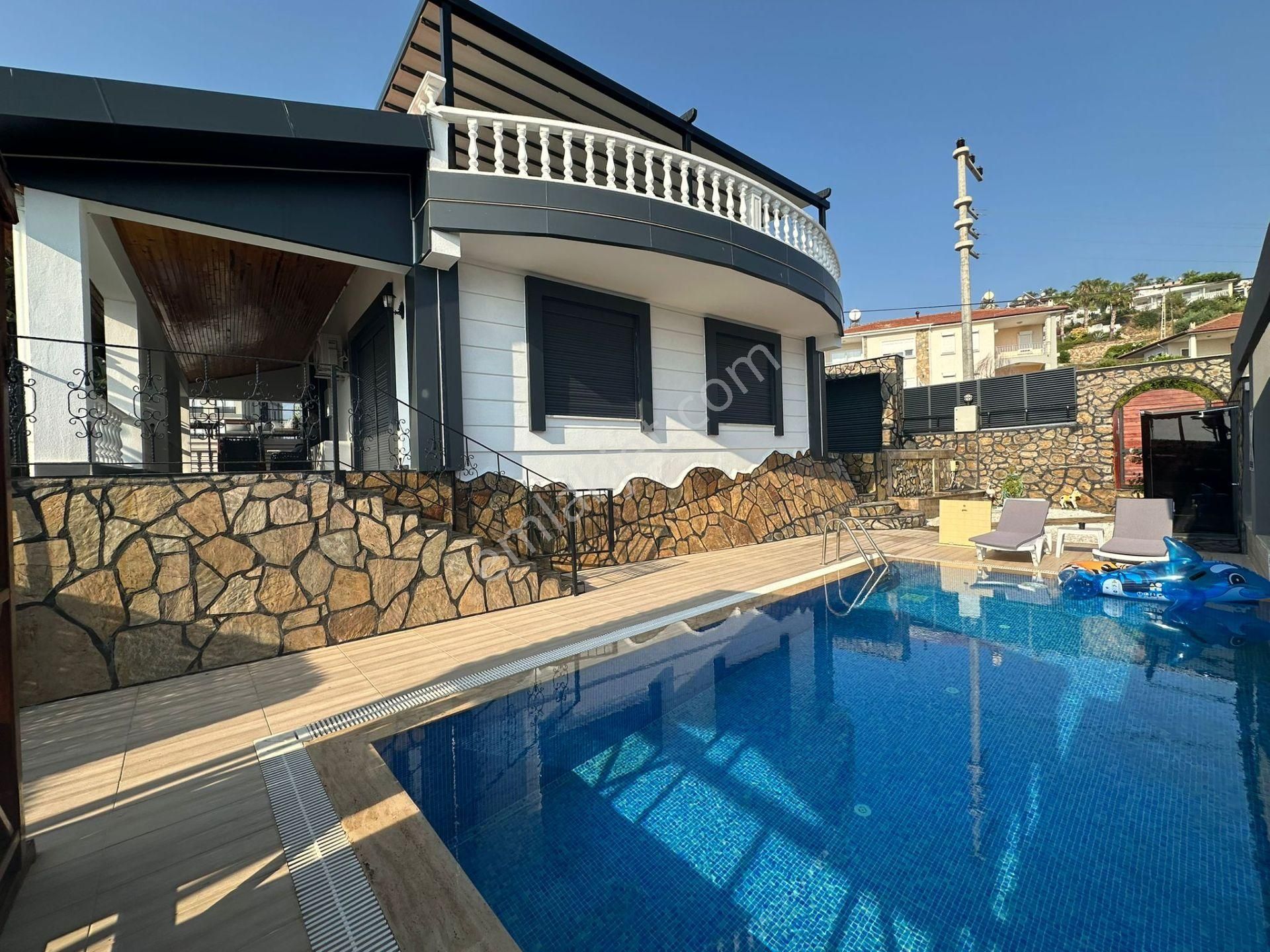 Alanya Kargıcak Mahallesi’nde Satılık Lüks Villa. Vatandaşlığa Uygundur.
