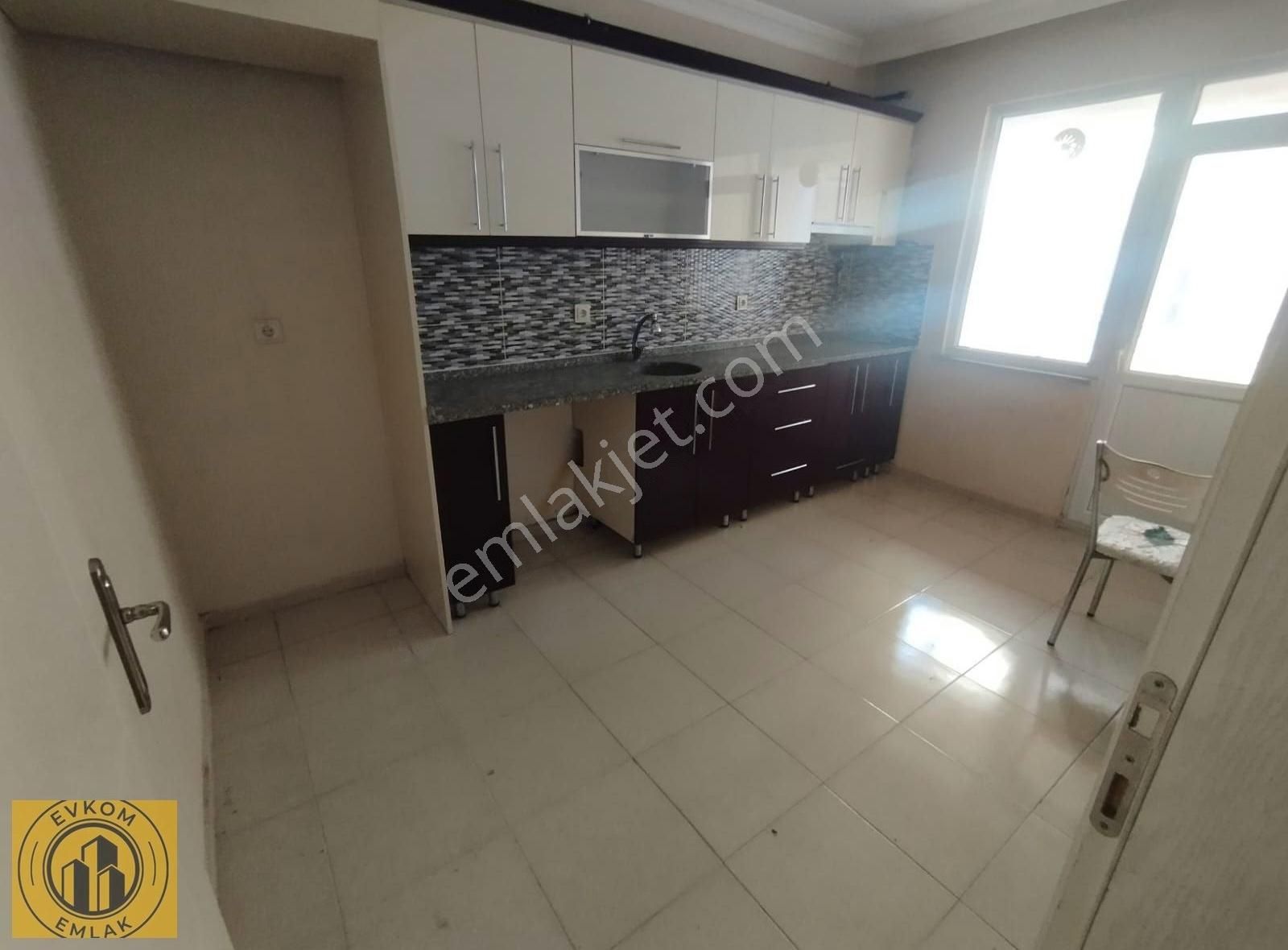 Evcom Emlaktan Hıdırağa Mahallesinde Satılık 2+1 Daire