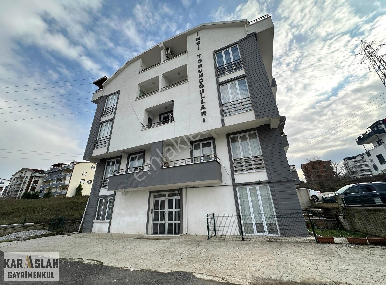 Yeşilyurtta Müstakil Girişli Kiralık 3+1 Bahçe Dubleks Daire