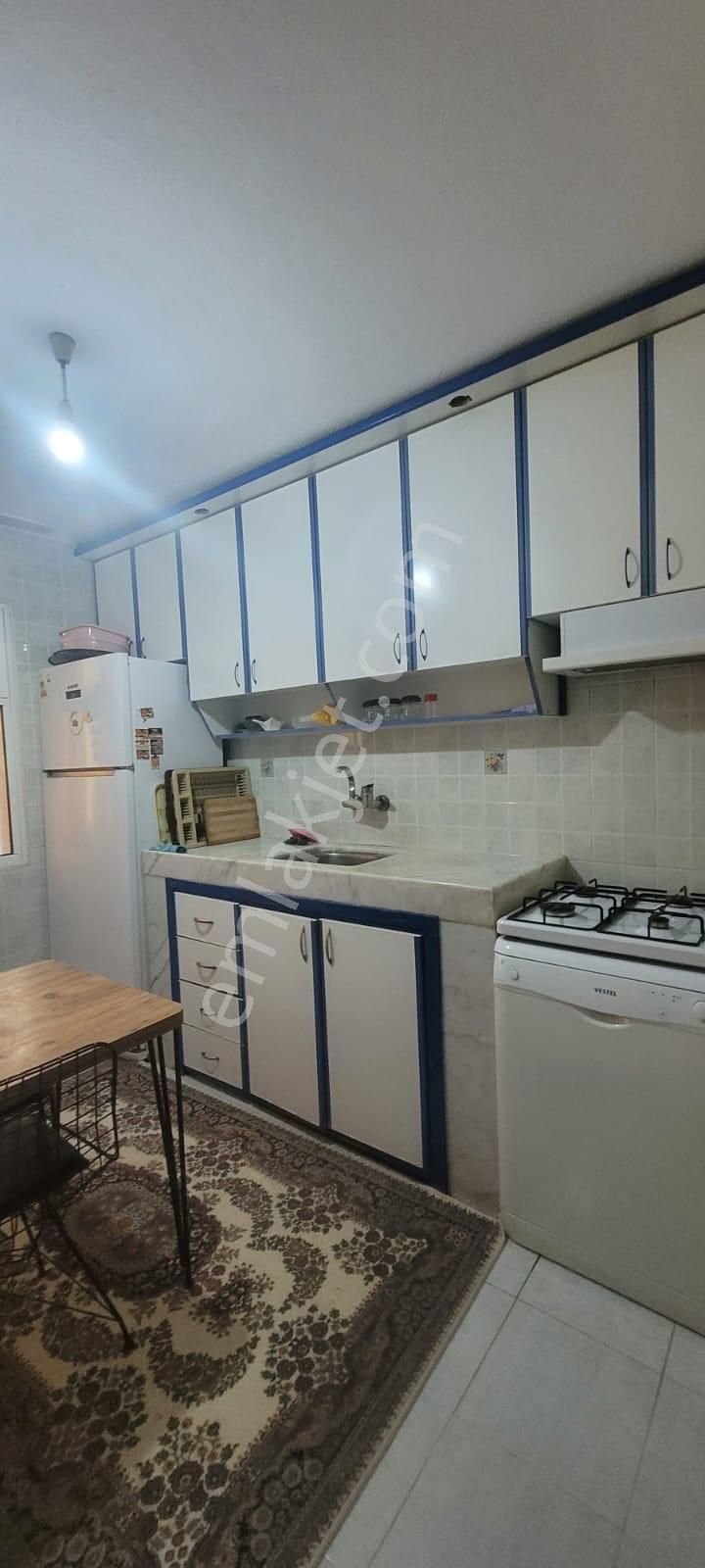 Turgut Reis Caddesi Yakını 3+1 Eşyalı Kiralık Daire