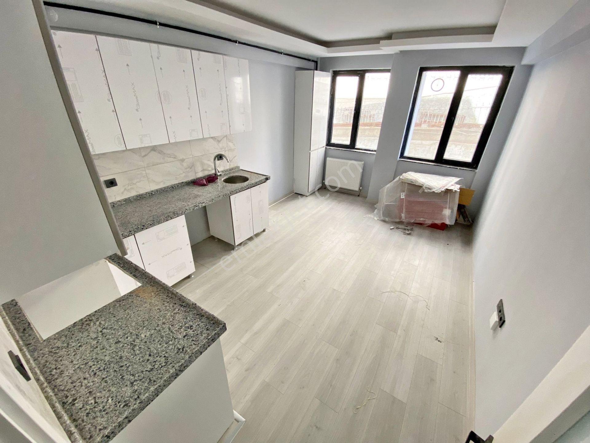 Gold Emlaktan Etlik Cad Üzeri Etlik Şehir Hast.ve Antares Avm Yakın 2+1 Kiralık Daire