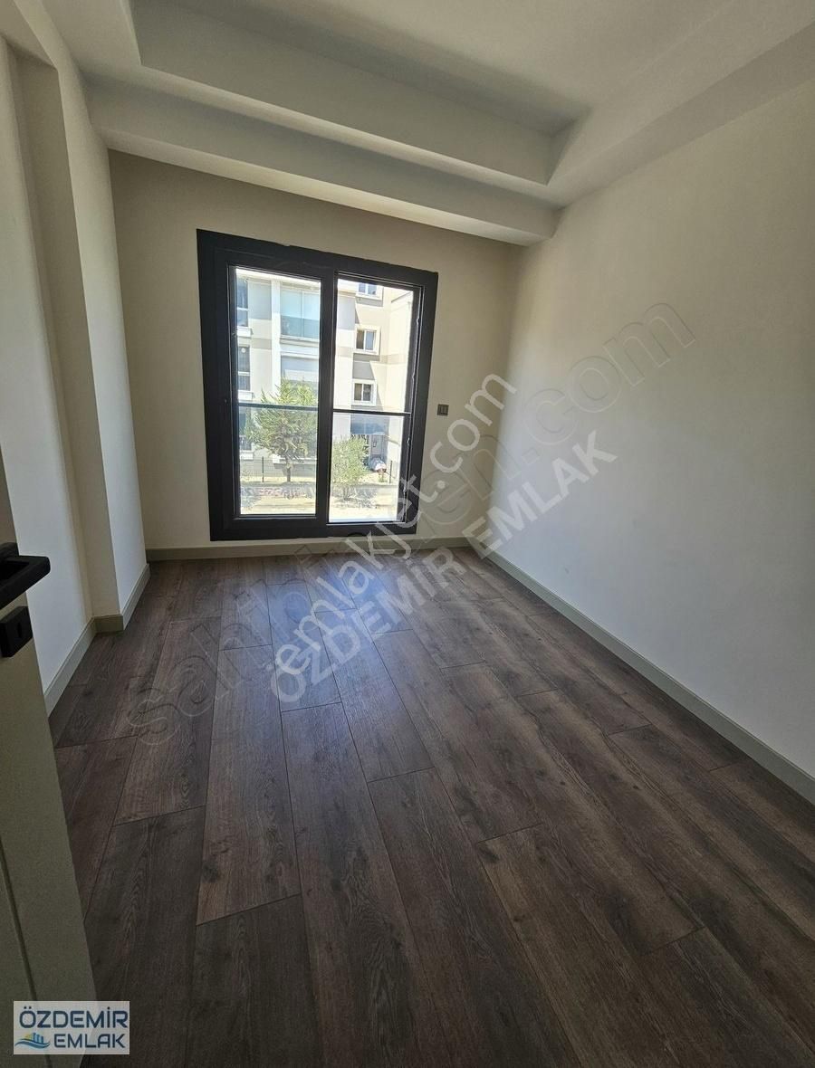 Yerden Isıtmalı Sıfır Satılık 4+1 Geniş Bahçeli Villalar - Görsel 17