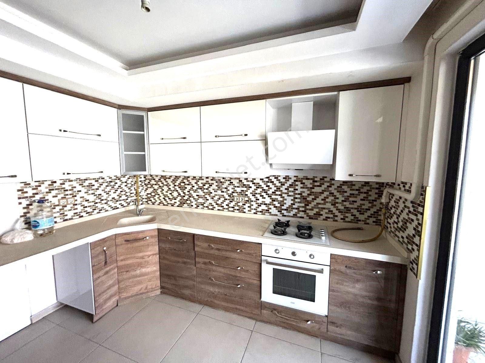 Yükselden Geniş 3+1 Ebeveyn Banyolu, Teraslı,cam Balkonlu Daire - Görsel 20