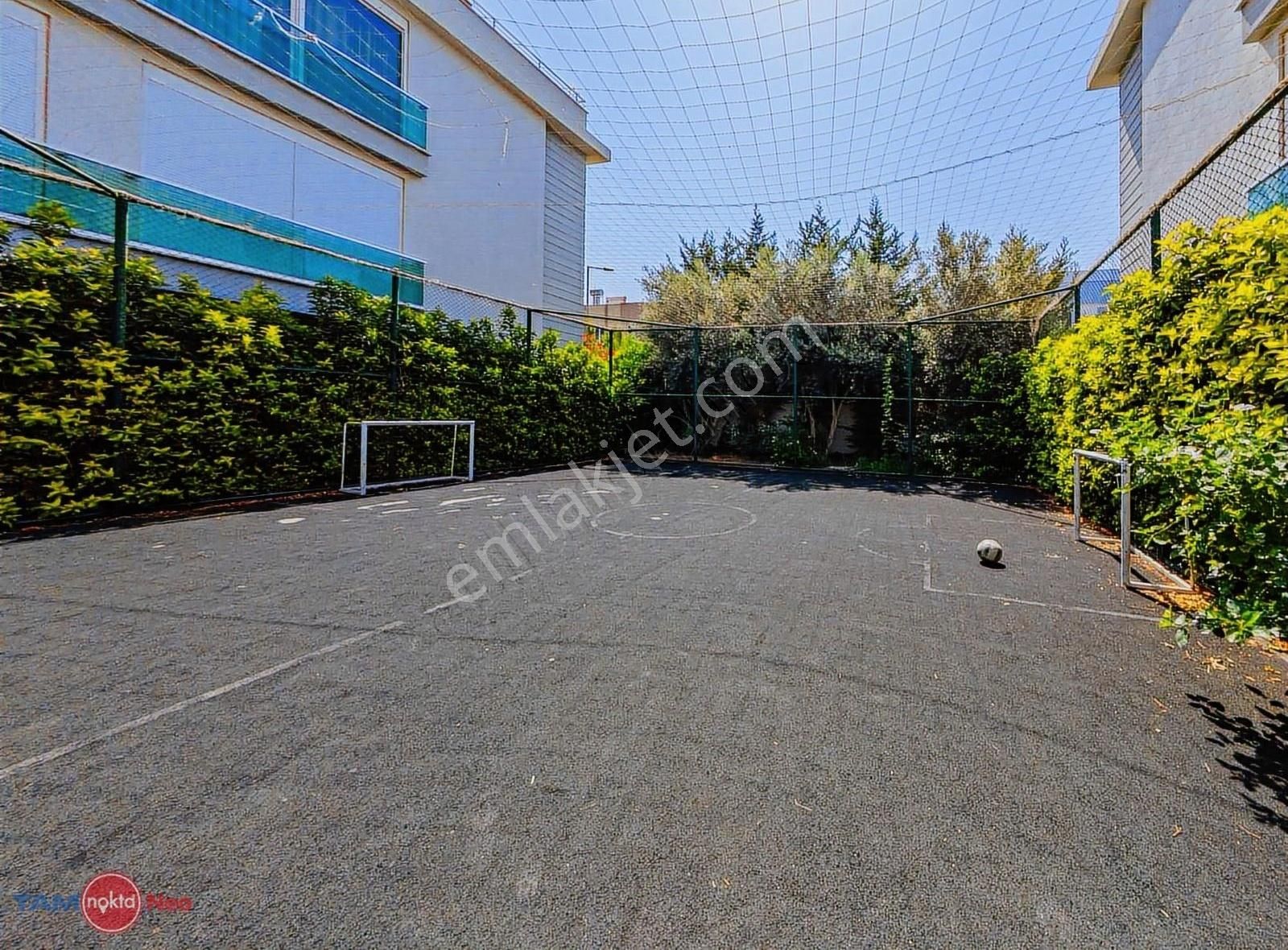 Altınova Mh. Mahalle Sitesinde 4+1 Dubleks Satılık Daire