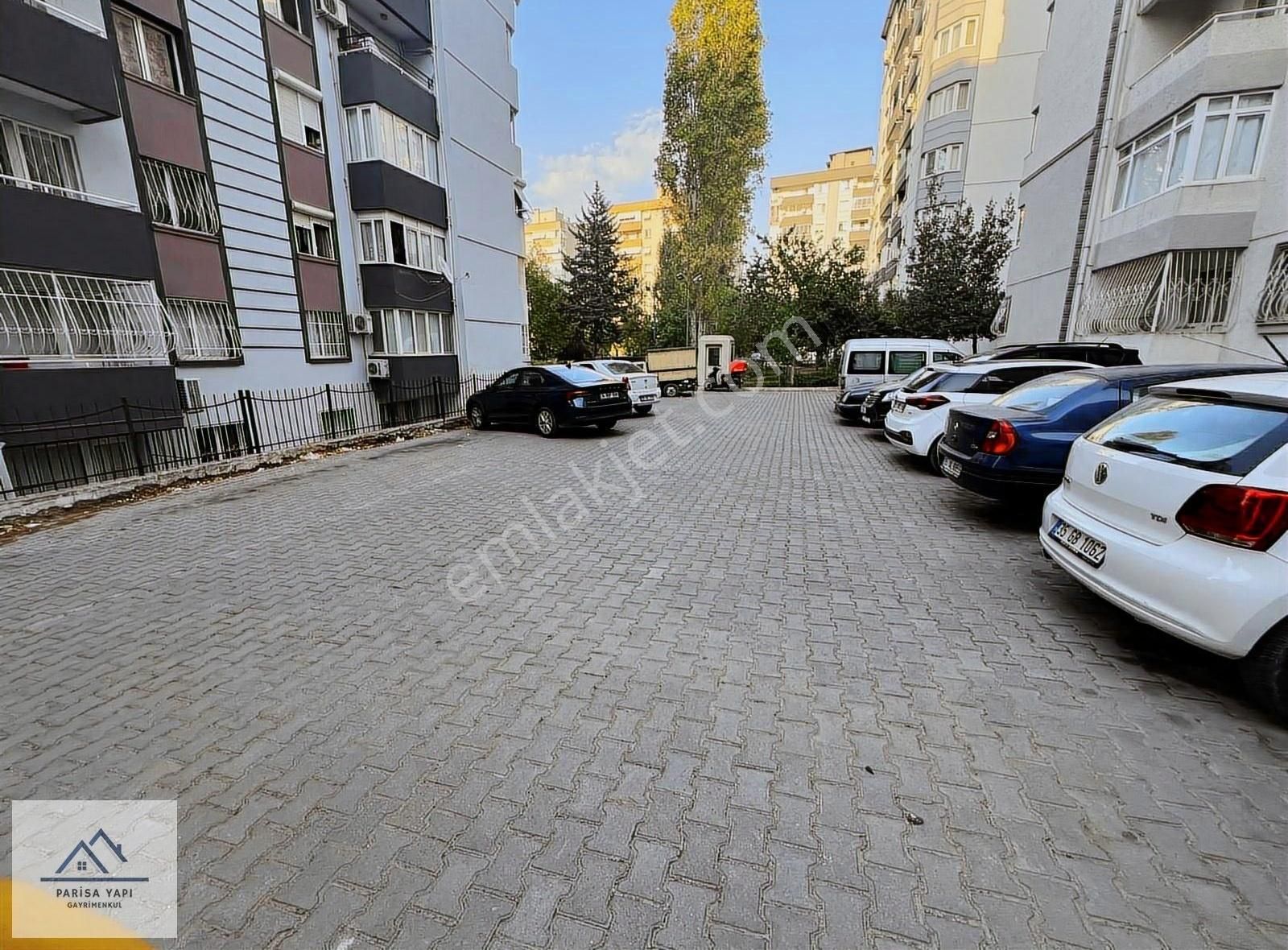Parisa'dan Buca Koop Meydanda Tadilatli D.gazlı Site İçi 3+1