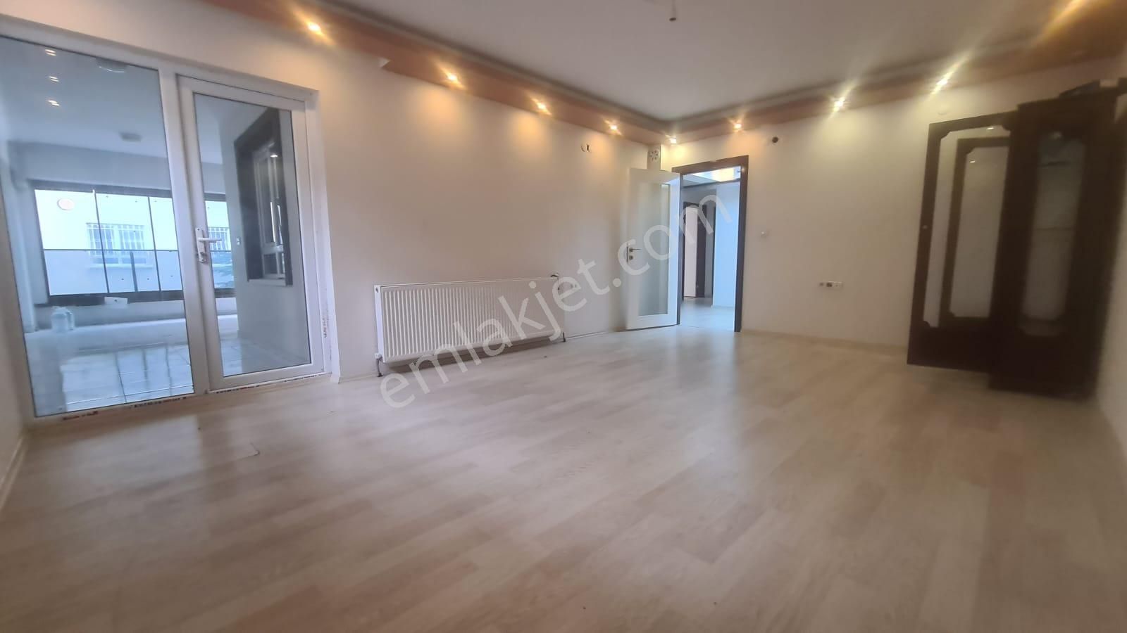 Altındağ - Feridun Çelik Mahallesinde İskonto Market Yakınında 3+1 Satılık Daire !!