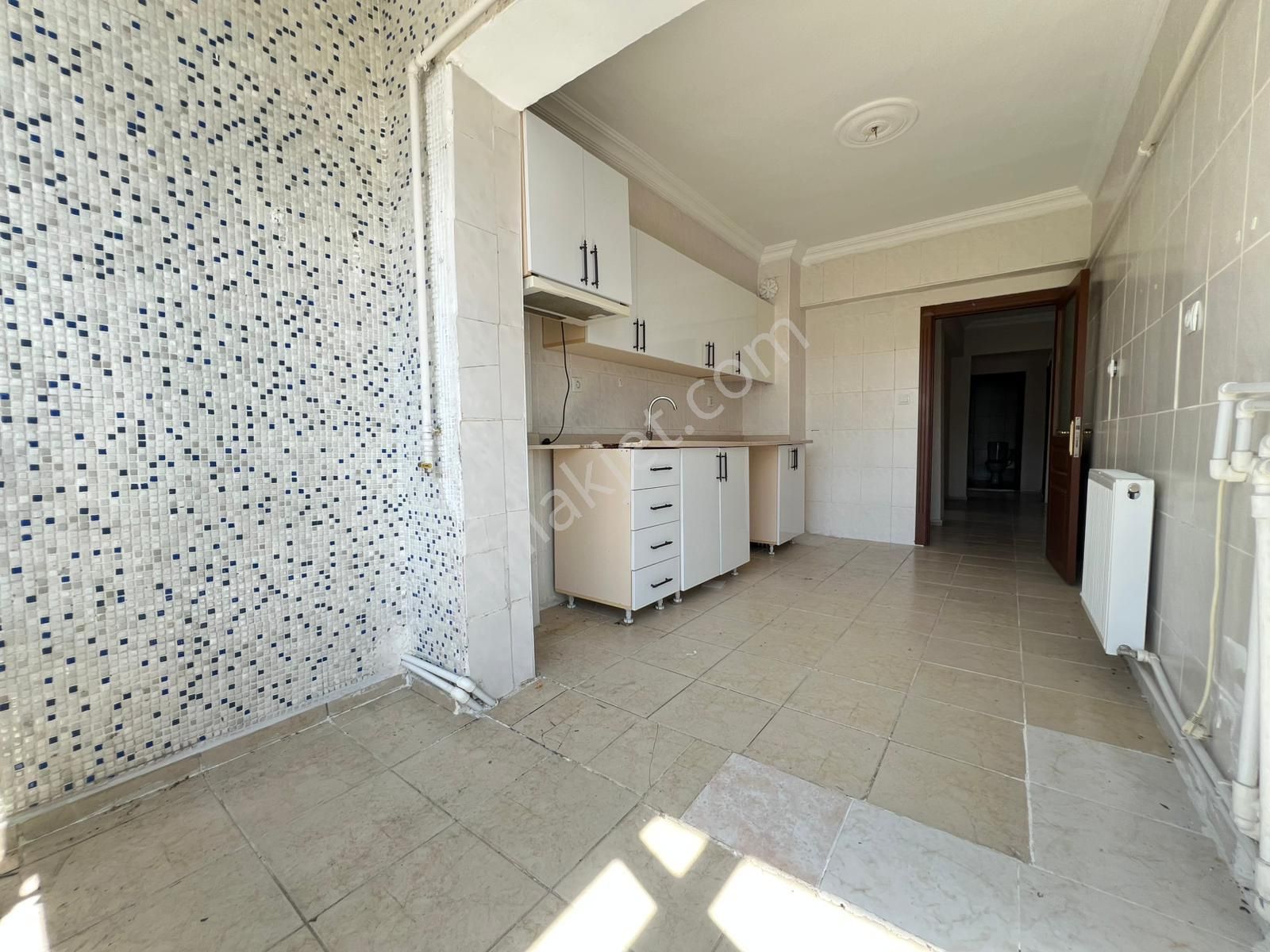 Engin Emlak'tan Güney Cephe Fatih Mah. Kilerli Geniş 3+1 Daire - Görsel 3