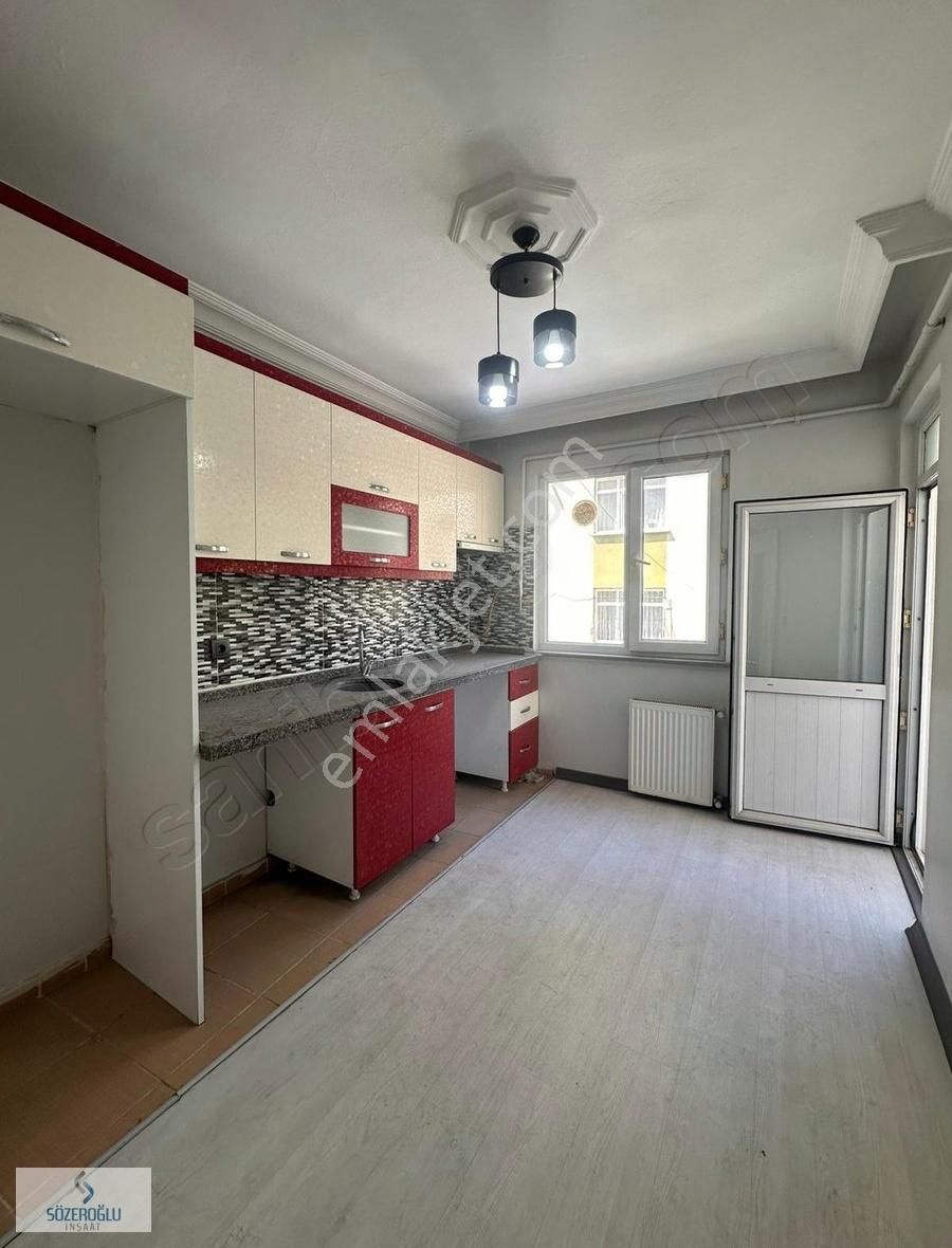 Esenyurt Kıraç Şehitler Mah. Köşe Başı Çift Balkonlu 2.390.000tl