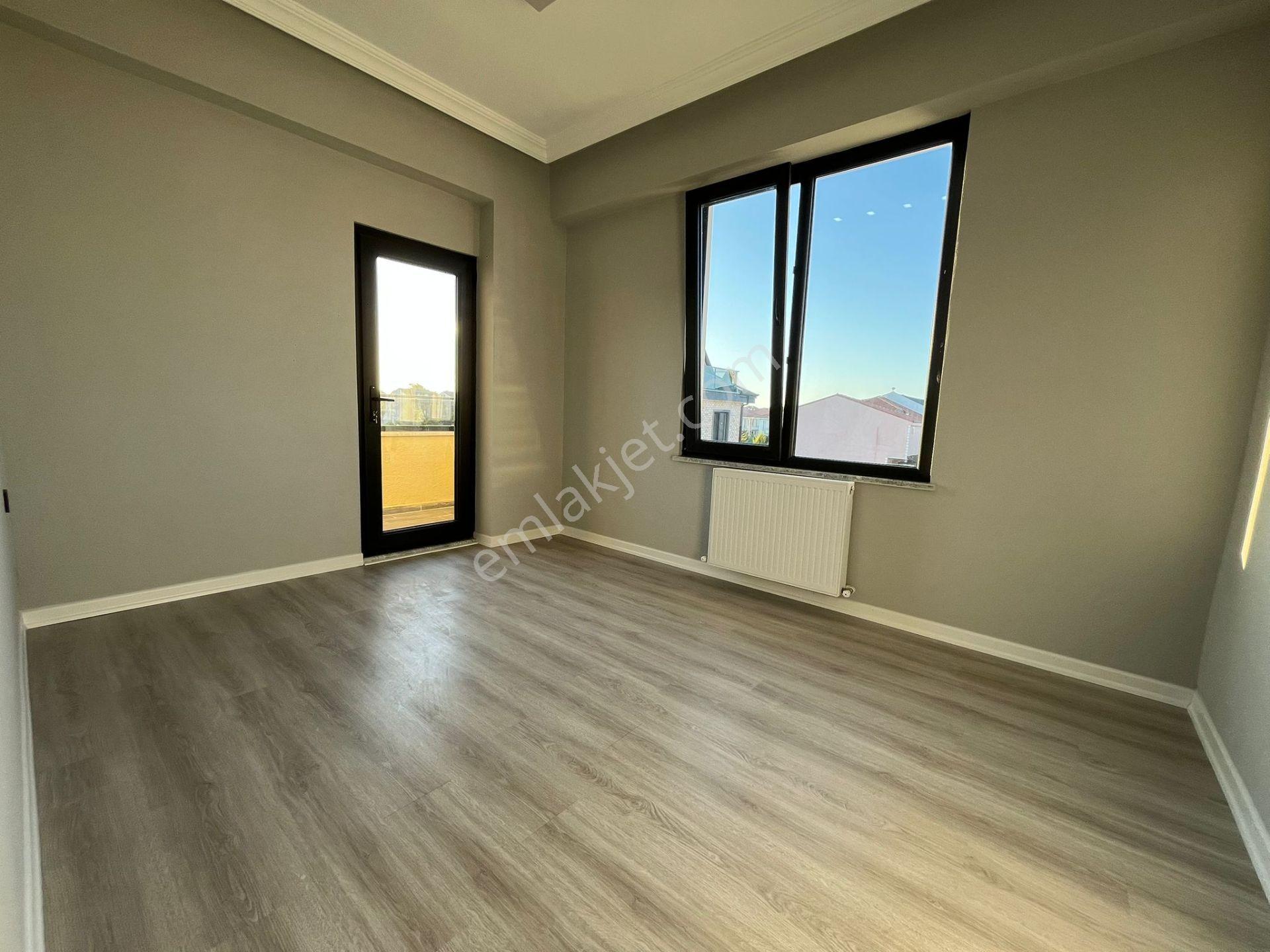 Müstakil Bahçeli Havuzlu Manzaralı 4+1 Villa - Görsel 20