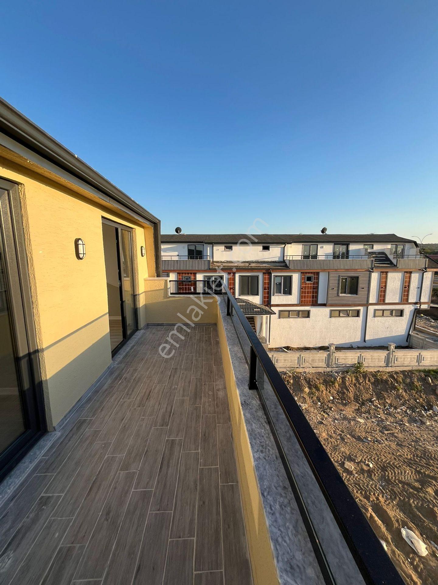 Müstakil Bahçeli Havuzlu Manzaralı 4+1 Villa - Görsel 31