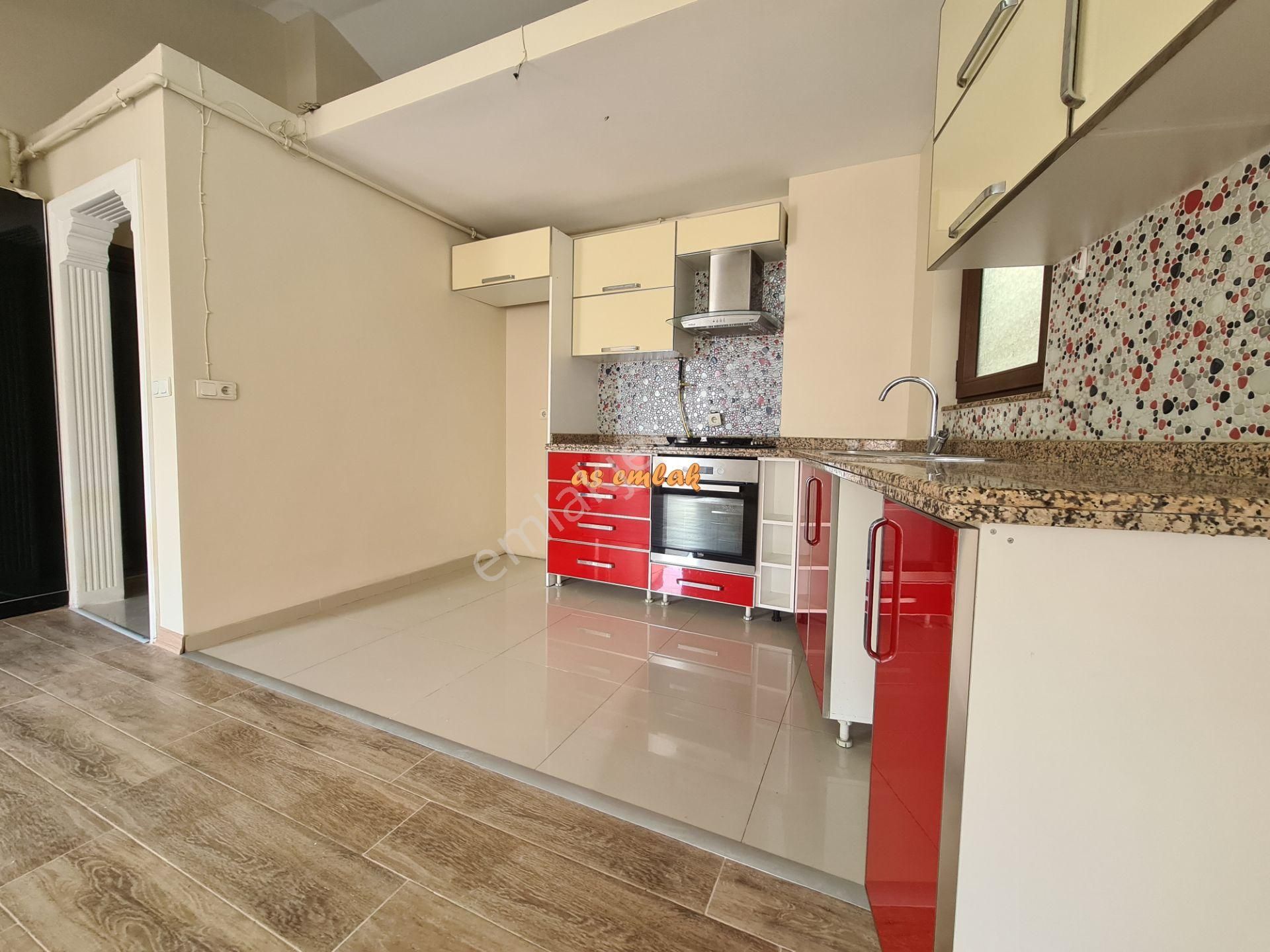 As Emlak Tan 3+1 Üsküdar Merkezde Genç Binada Asansörlü Lüx Daire
