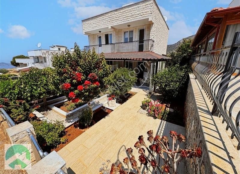 Viga Emlaktan Batı Akdeniz Sahil Sitesinde Dubleks Satılık Villa - Görsel 12