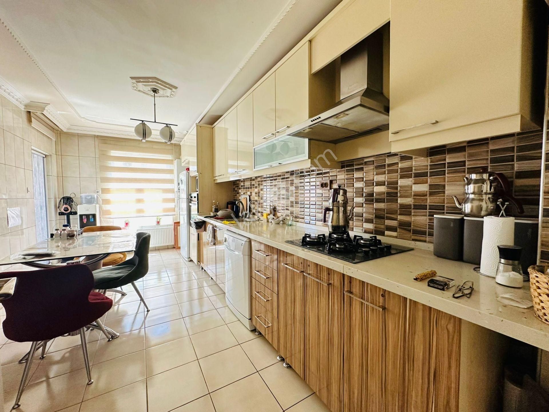 Battalgazi'de Hüseyin Güllü Ceylan Yakını Asansörlü Full Yapılı 3+1 Katta Satılık Daire !!