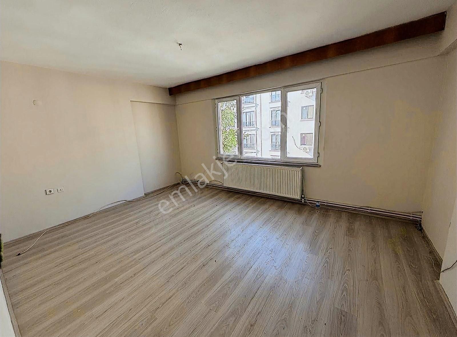 Arakat Kiralık 2+1 Daire Çarşının Dibinde Kocasinan Mah
