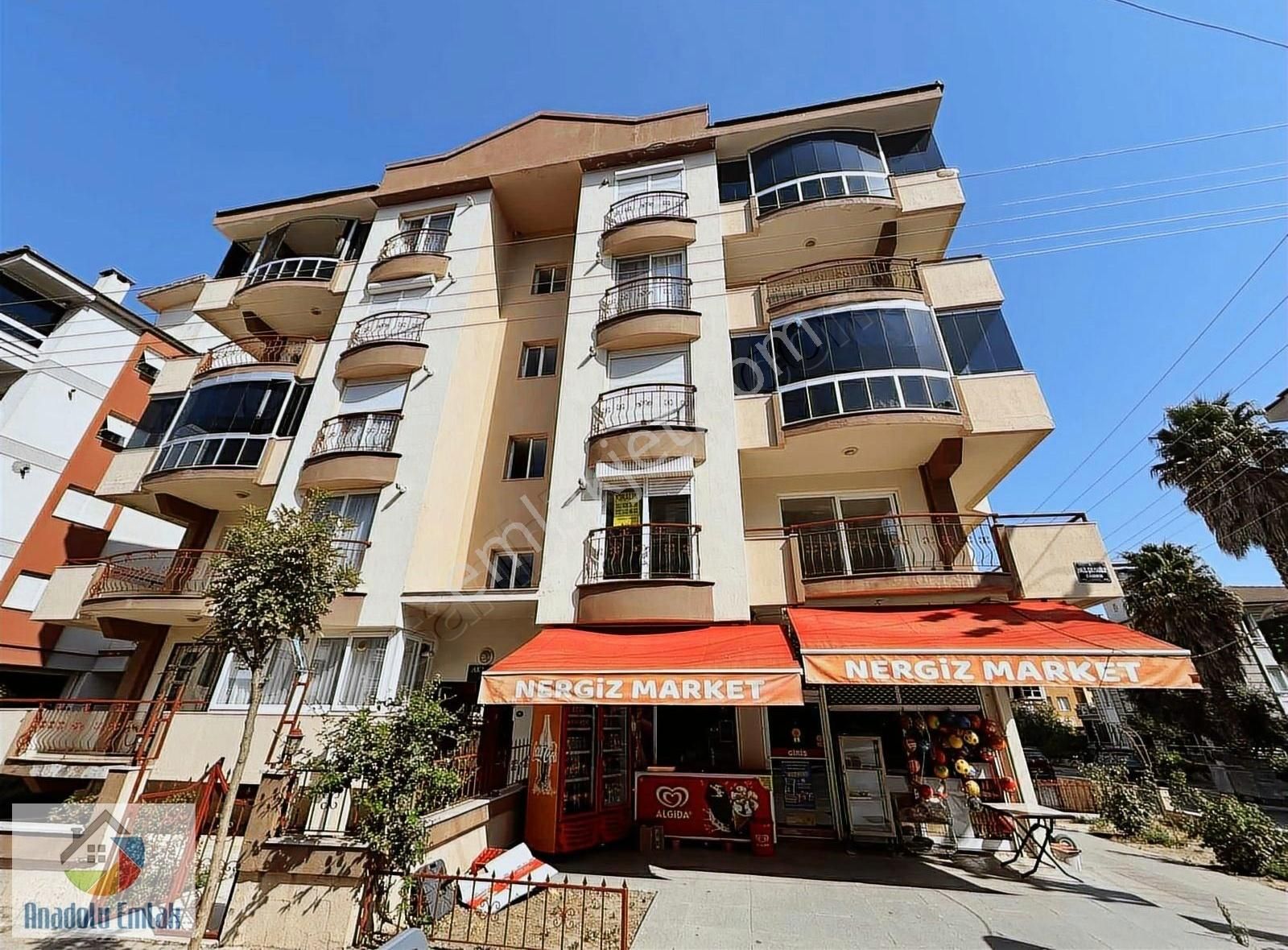Anadolu Emlak'tan Atatürk Mahallesinde Kiralık 3+1 Daire