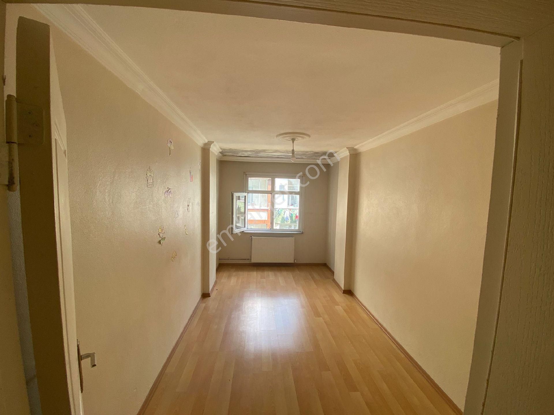 İsmetpaşa Mah.de Temiz 2+1 95 M2 Orta Kat Daire