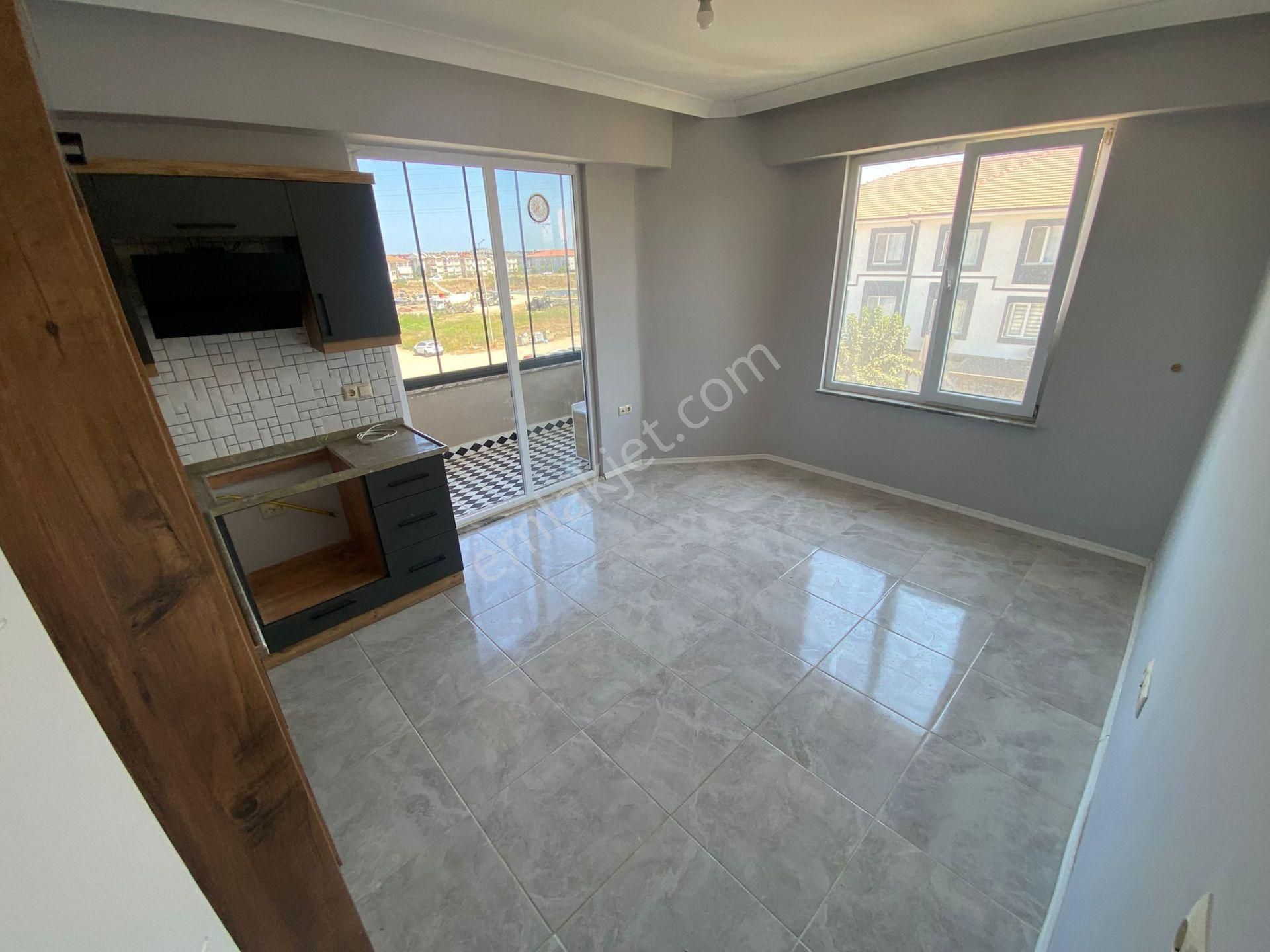 Karasuda Sıfır Havuzlu Site İçerisinde Y.ısıtmalı Satılık 2+1 Daire - Görsel 13