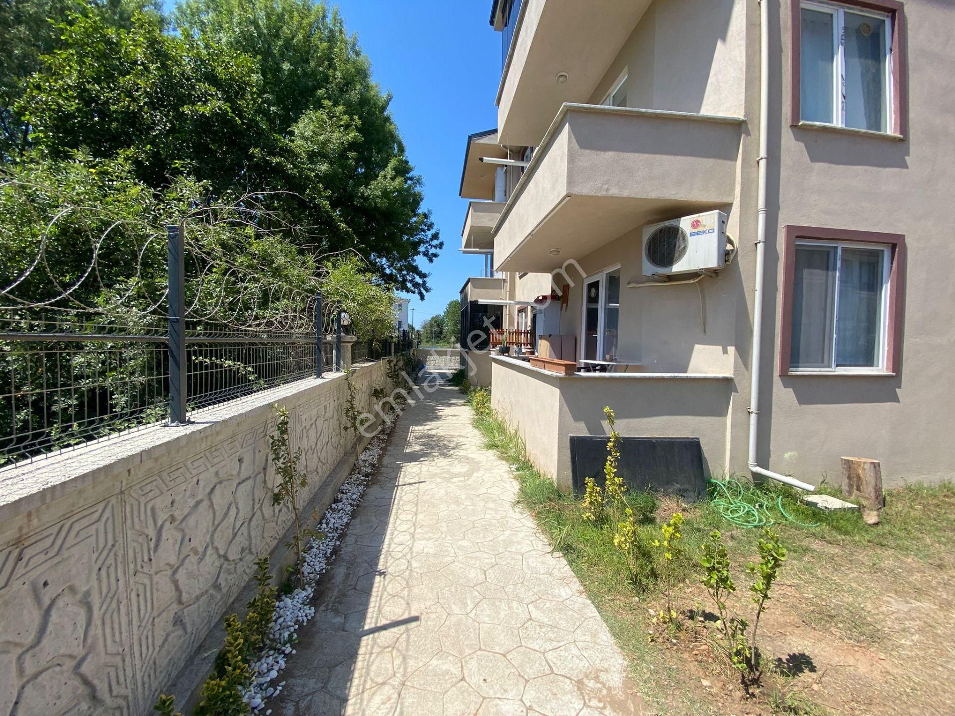 Karasuda Sıfır Havuzlu Site İçerisinde Y.ısıtmalı Satılık 2+1 Daire - Görsel 8