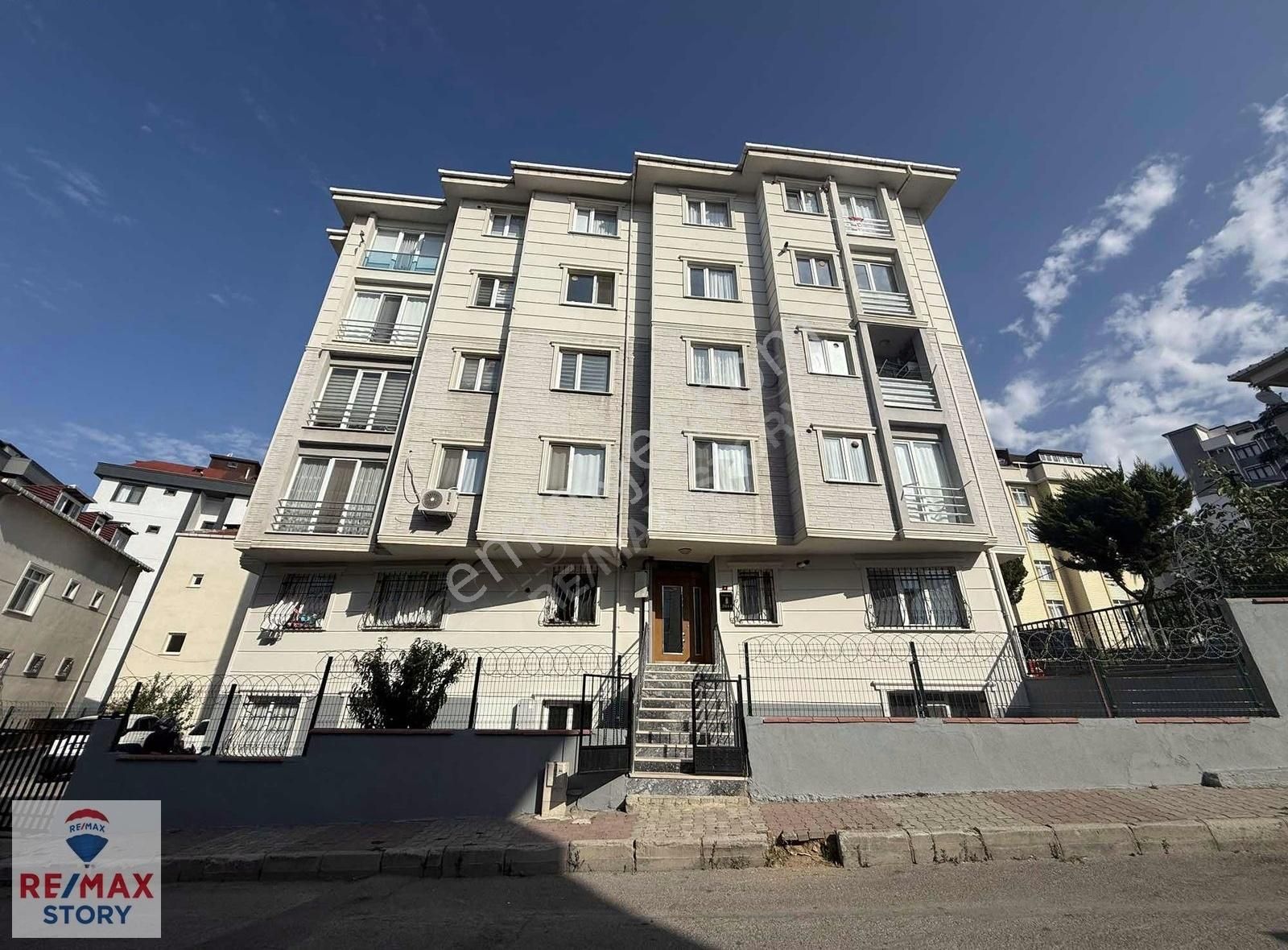 Kartal Yakacık Cumhuriyet Mah.kiralık 2+1 Ters Dublex Daire.