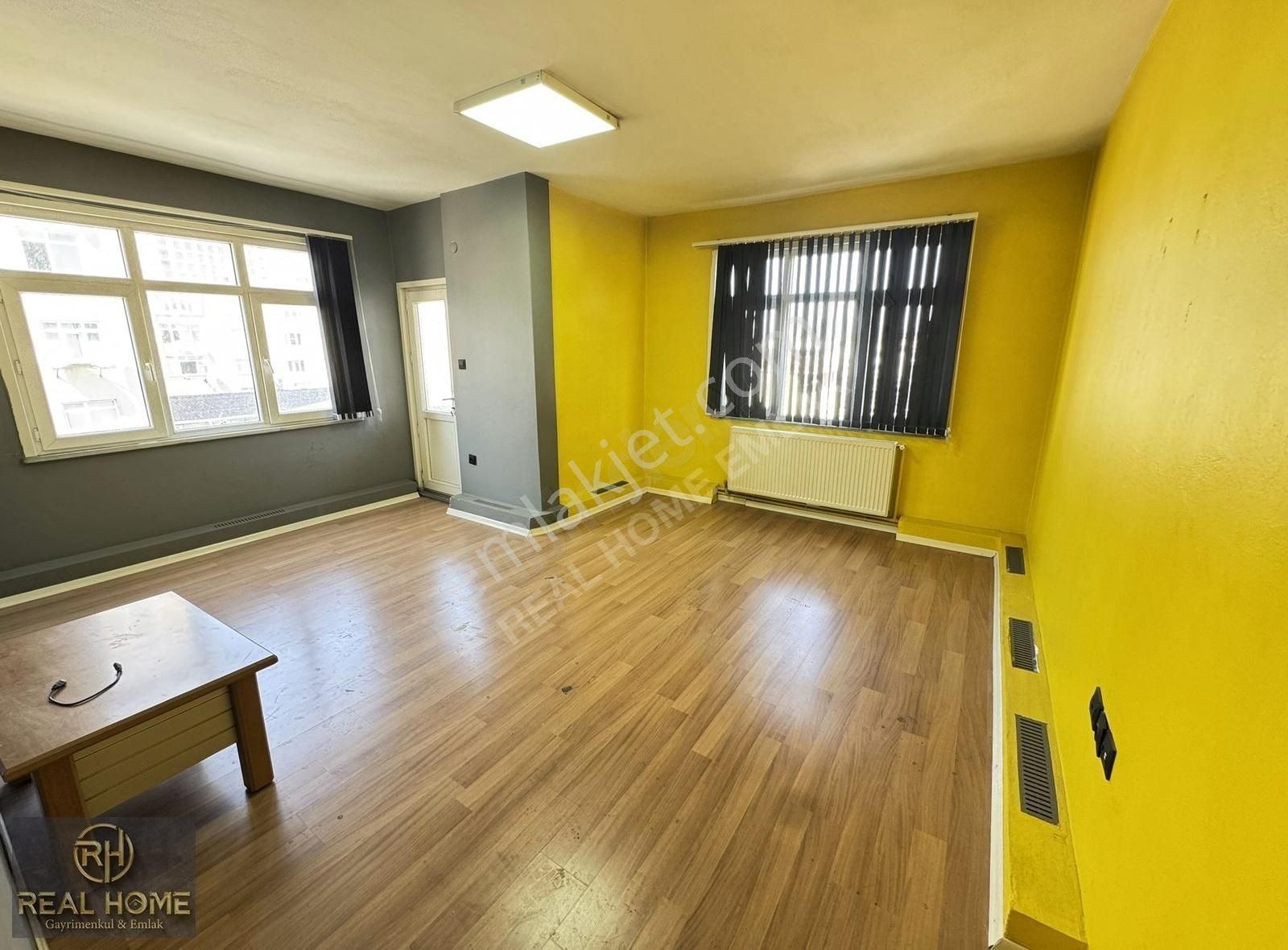 Arenapark Karşısı 3+1 Kiralık 135 M2 2.kat Ofis