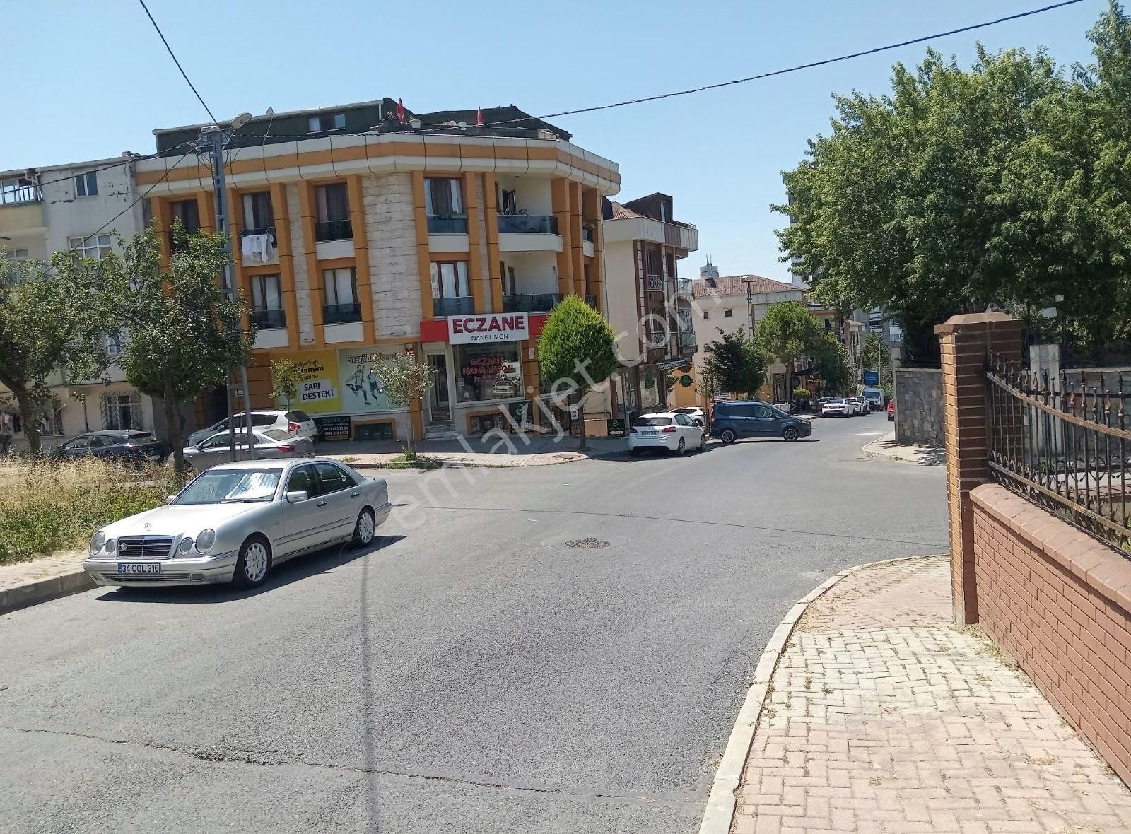 Esem Emlaktan Halkalı Kavaklıda Yatırımlık İş Yeri Cadde Üzeri..