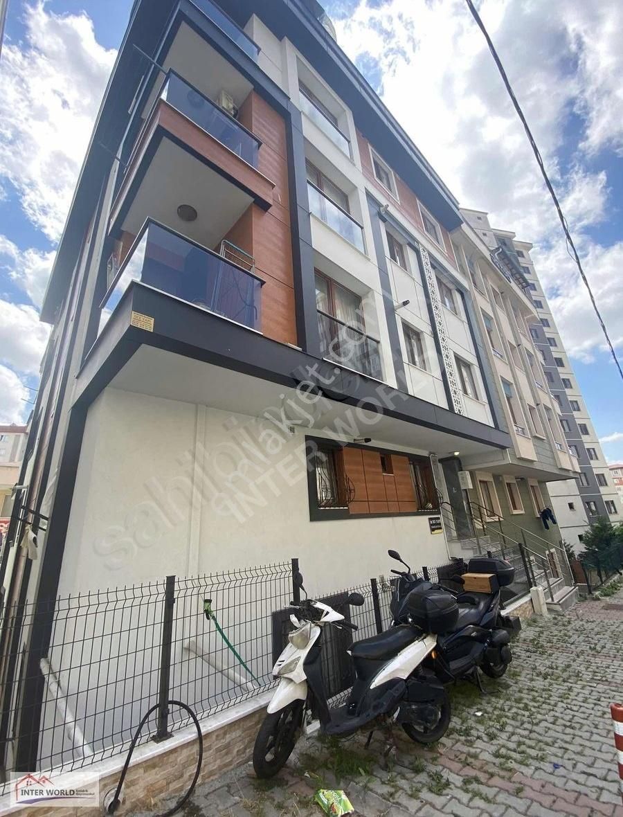 İskanlı Ve Nezih Binada Merkezi Konumda Ara Kat 2+1