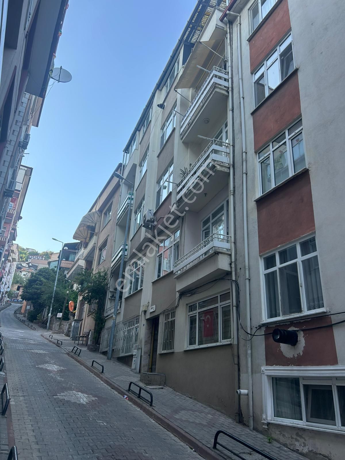 İzmit Çarşı'da Giriş Kat 1+1 Full Eşyalı Kiralık Daire