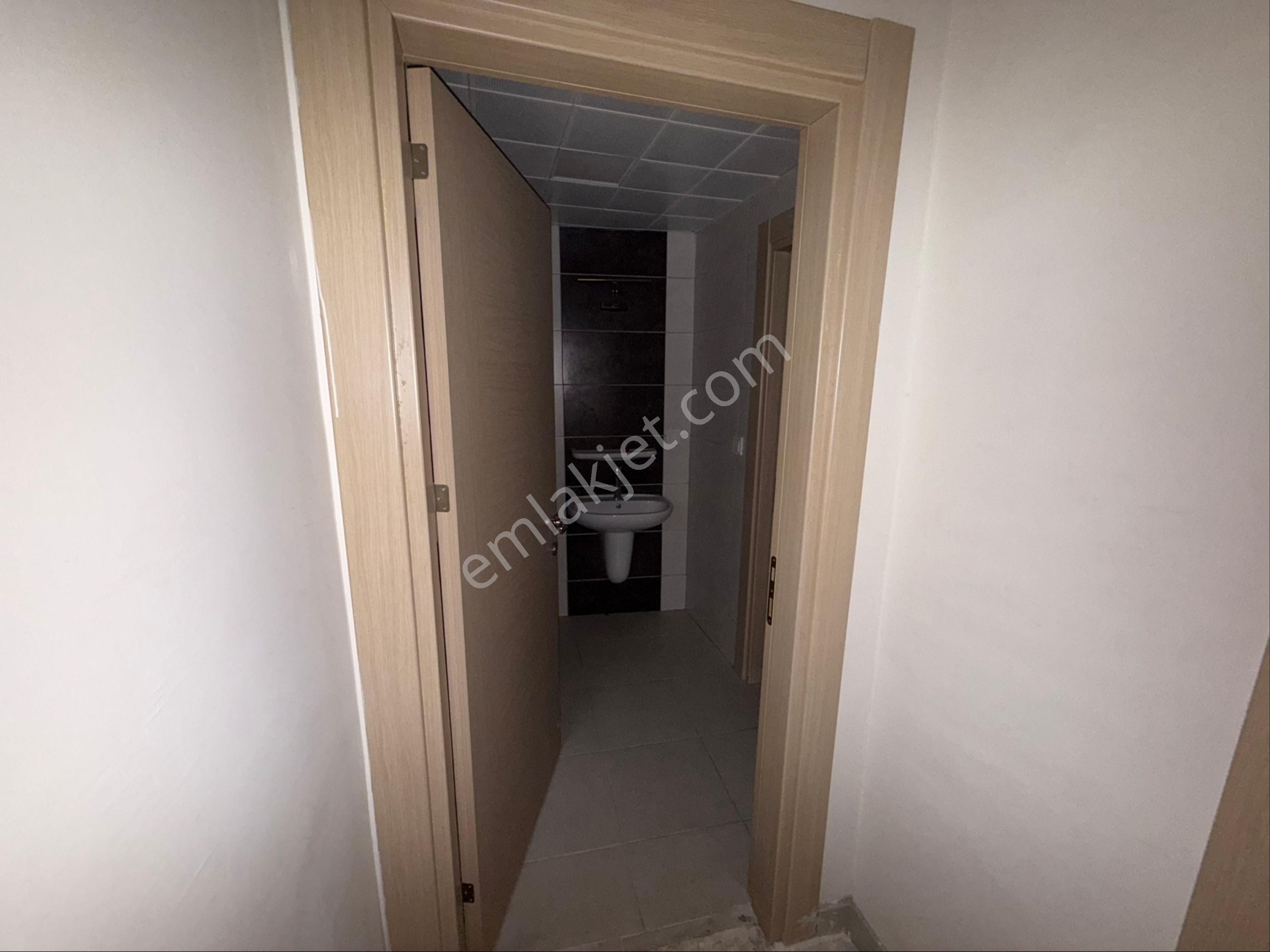 Sur’da Cadde Üzerinde Acil Satılık Dublex Villa - Görsel 15