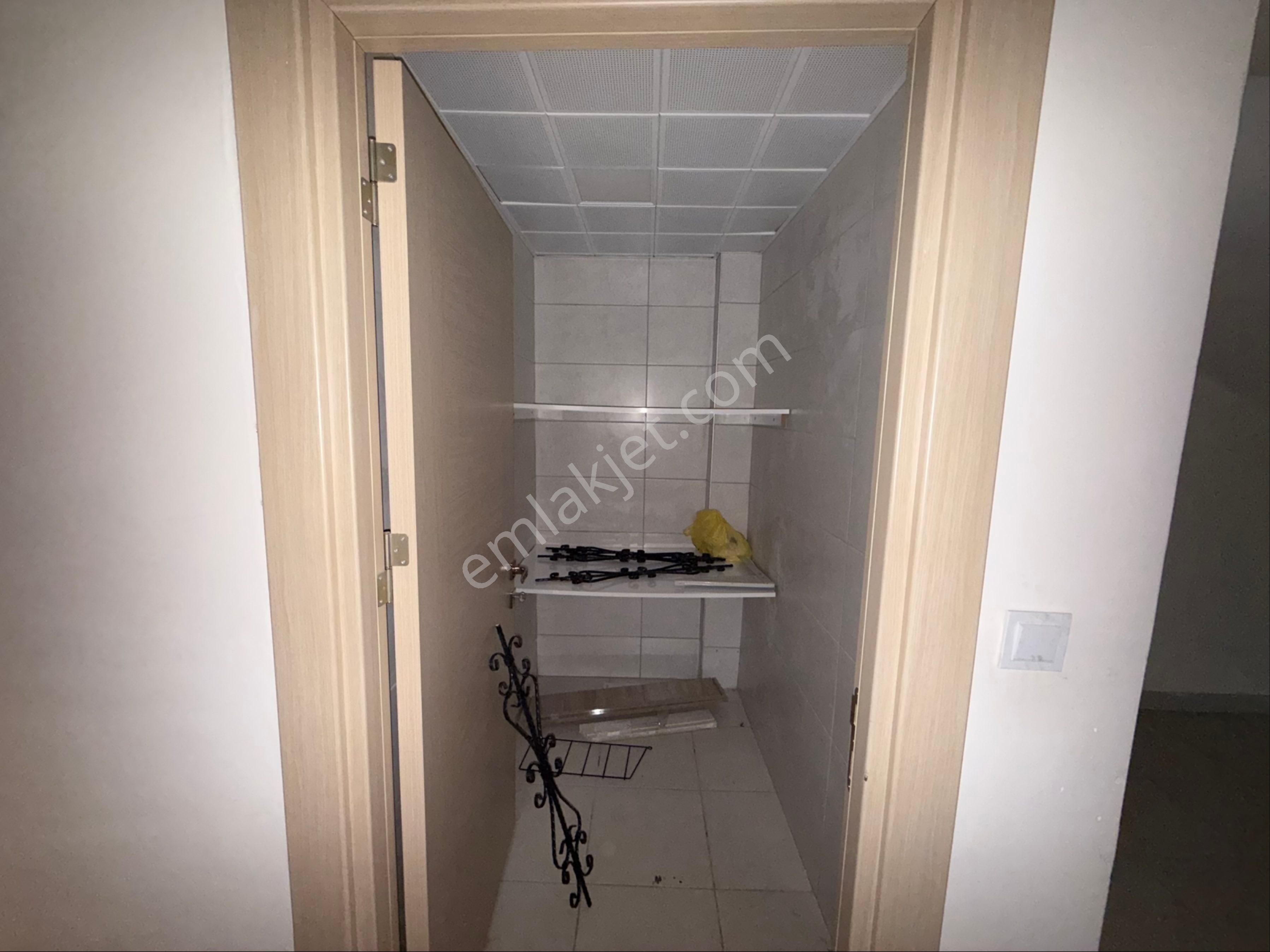 Sur’da Cadde Üzerinde Acil Satılık Dublex Villa - Görsel 14