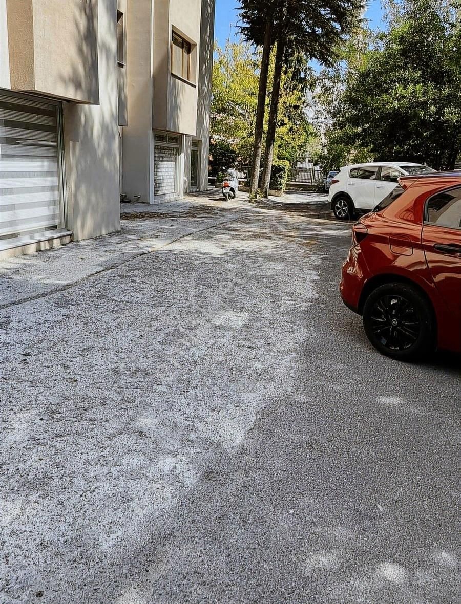 Bahçelievler De Giriş 80 M2 Dükkan