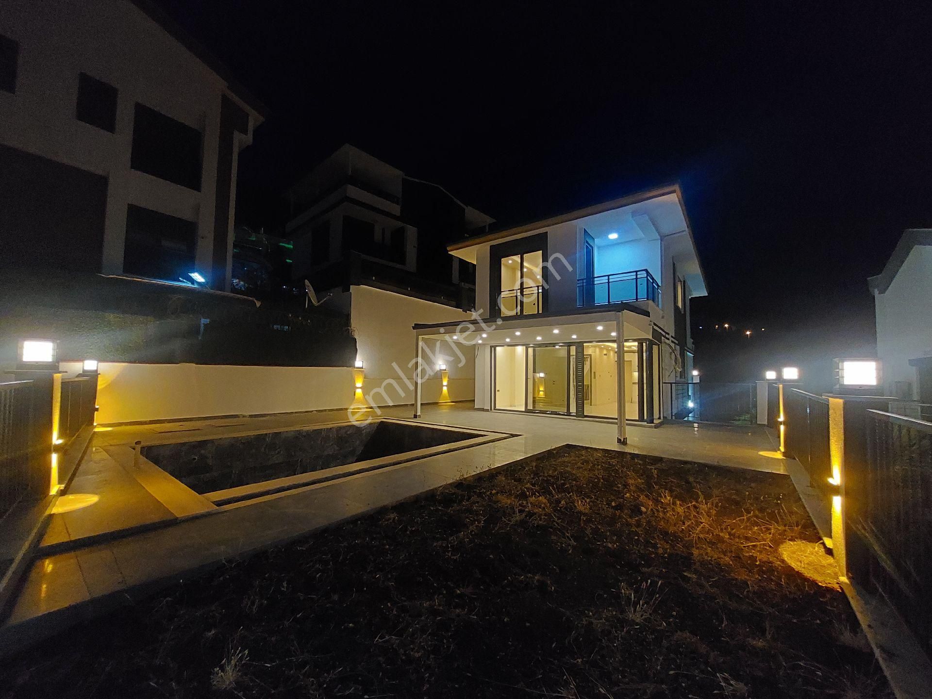 4+1 Müstakil Akıllı Villa Havuzlu, Otoparklı Full Deniz Doğa Ve Havuz Manzaralı - Görsel 34