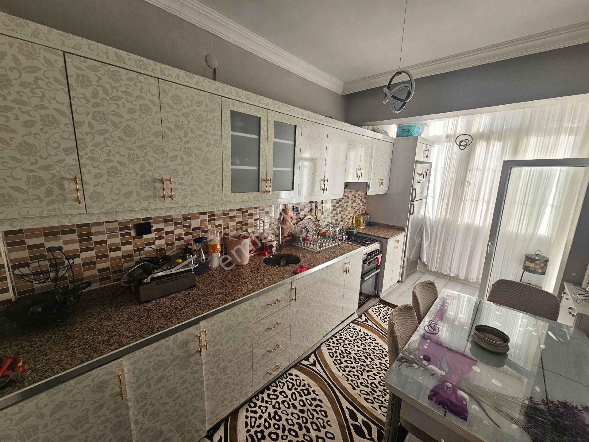 Huzur Evleri Son Durakta Hasarsız 10 Yaşında Bakımlı 2+1 Daire...!